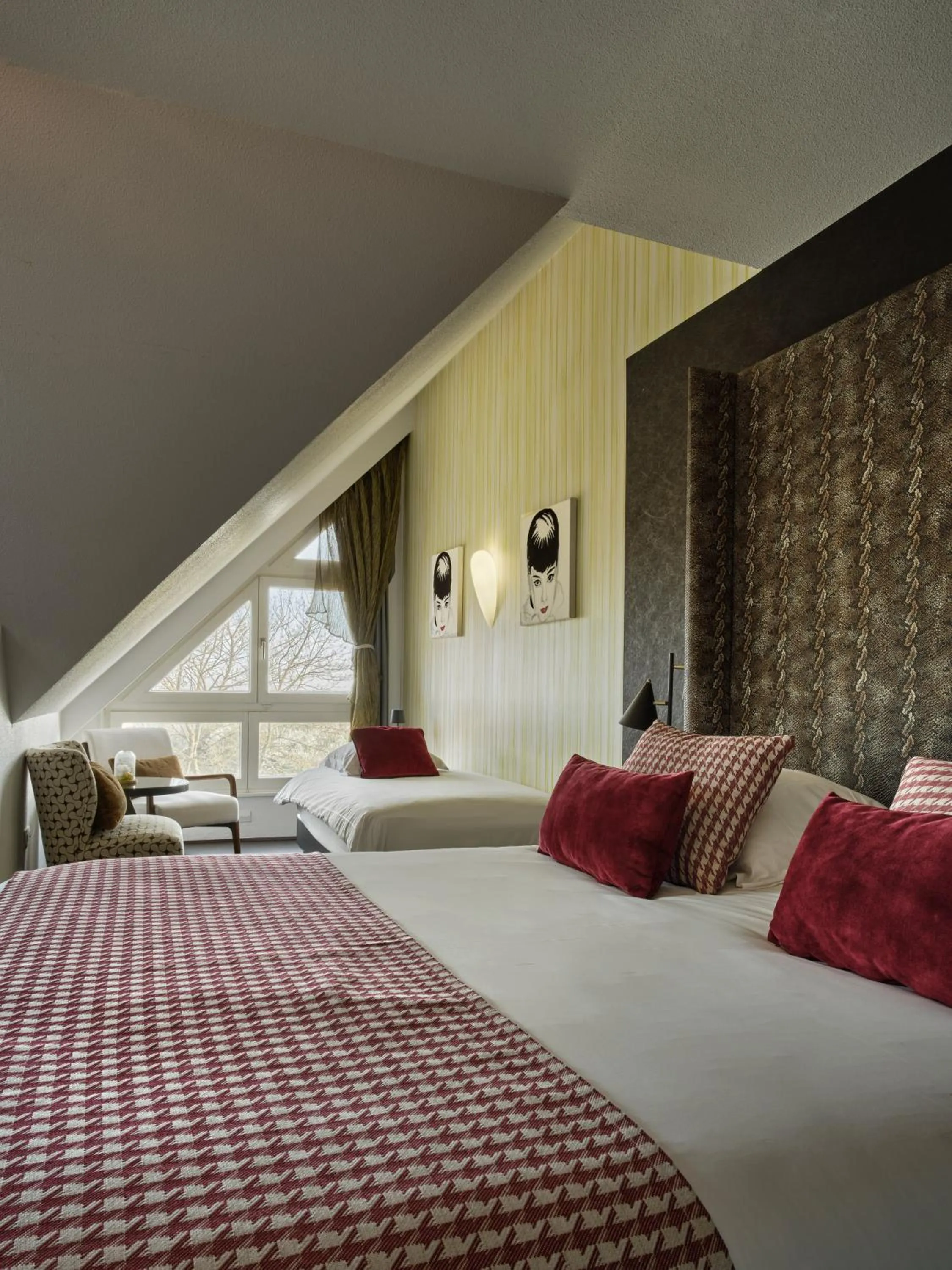 Bedroom, Bed in Hotel Restaurant Crystal