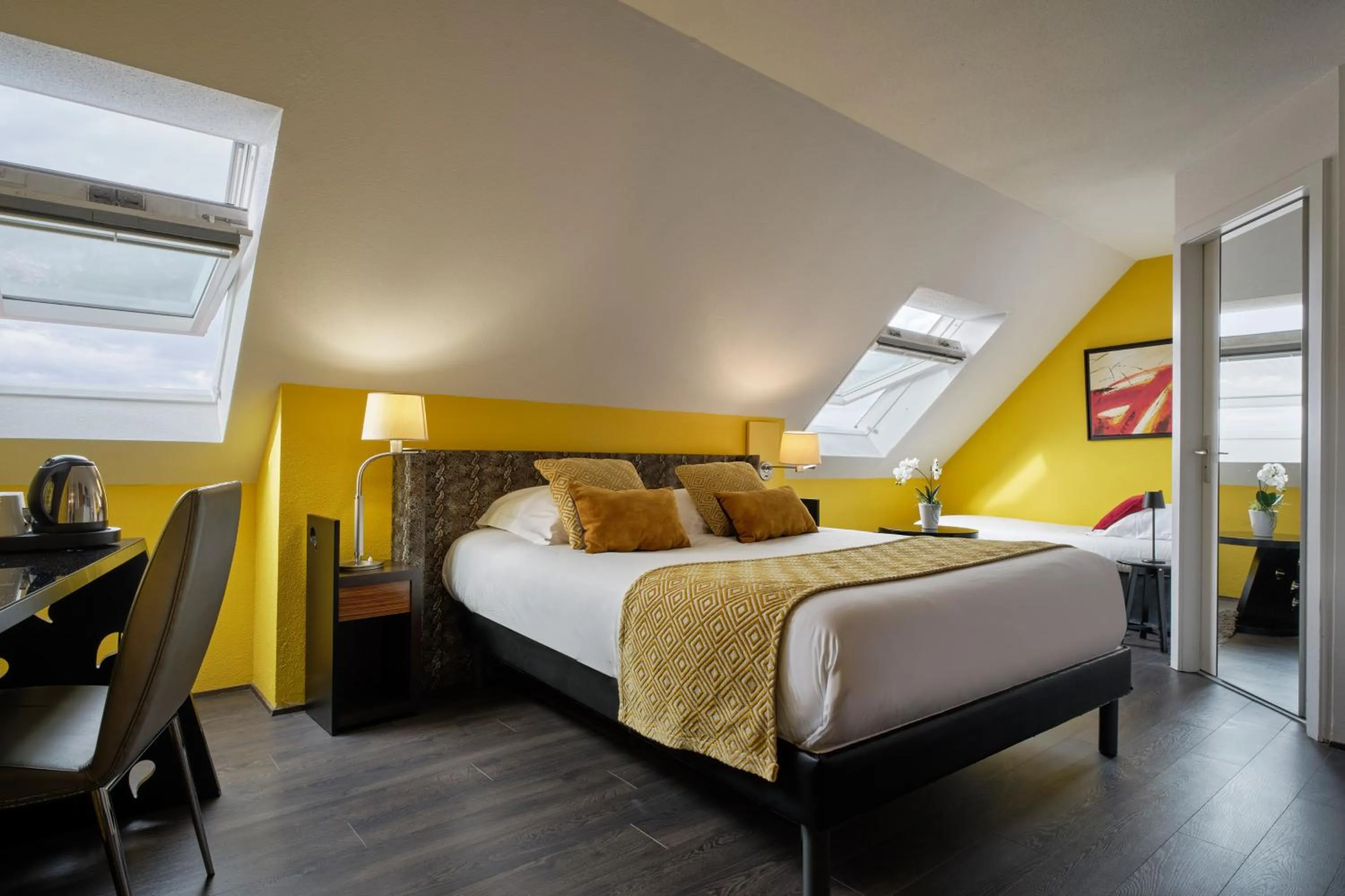 Bedroom, Bed in Hotel Restaurant Crystal