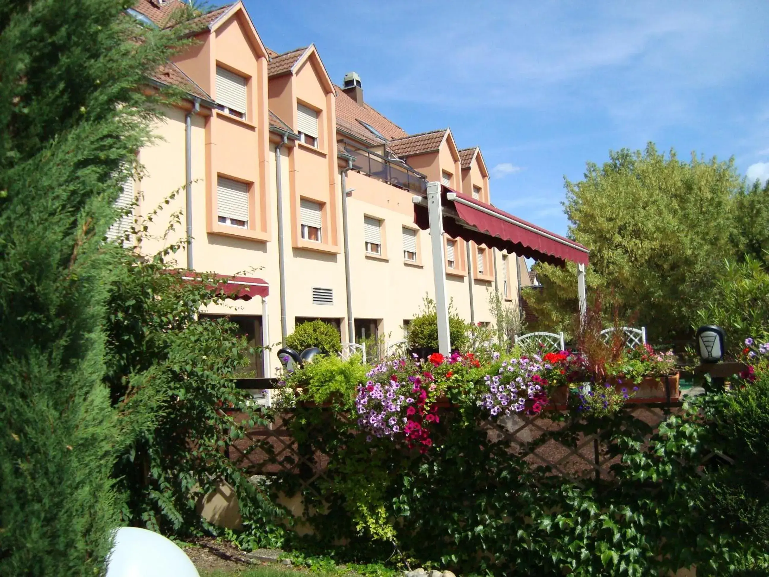 Facade/entrance in Hotel Restaurant Crystal Facade/entrance in Hotel Restaurant Crystal
