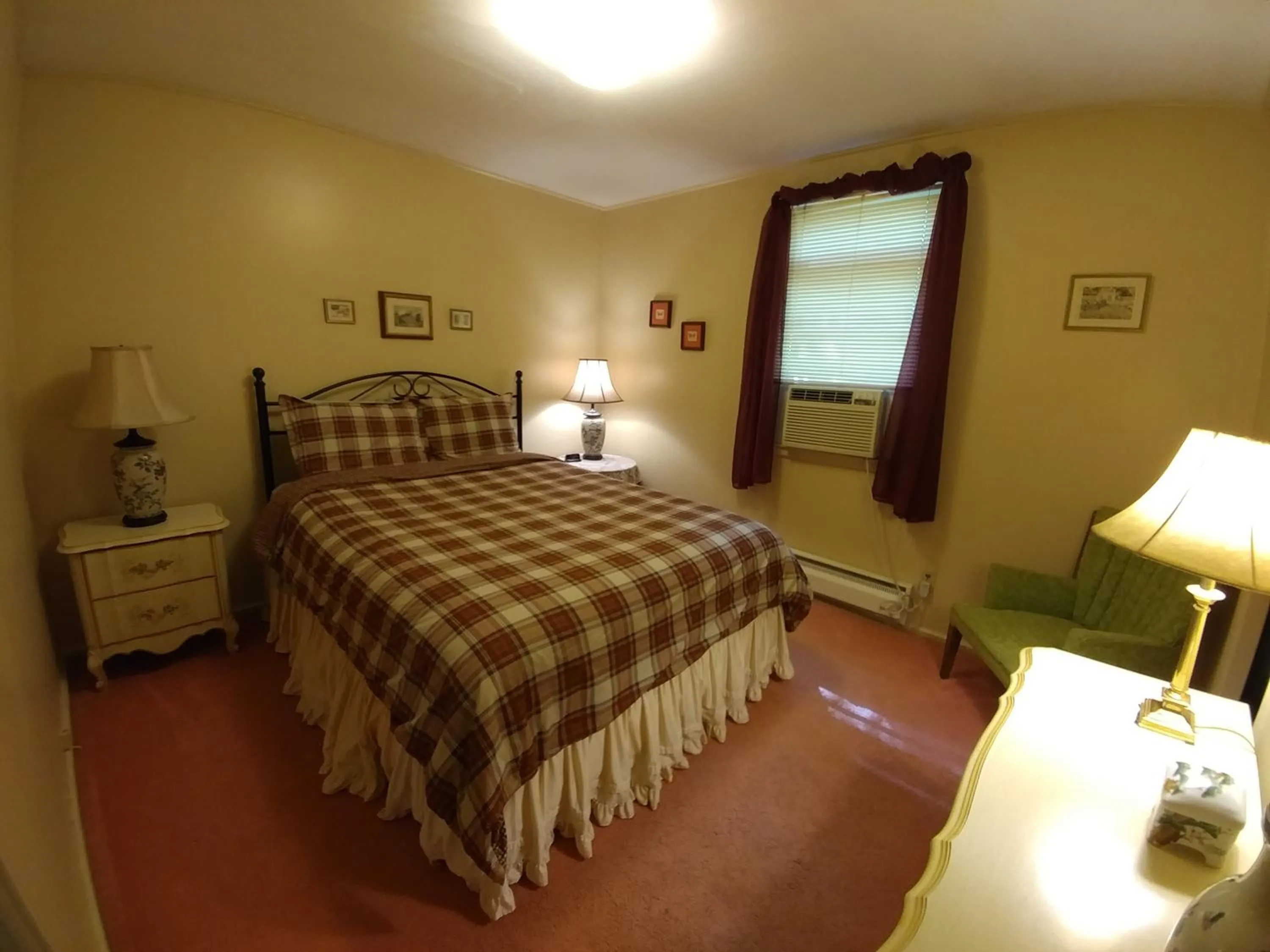 Bed in Arrowmont Stables & Cabins