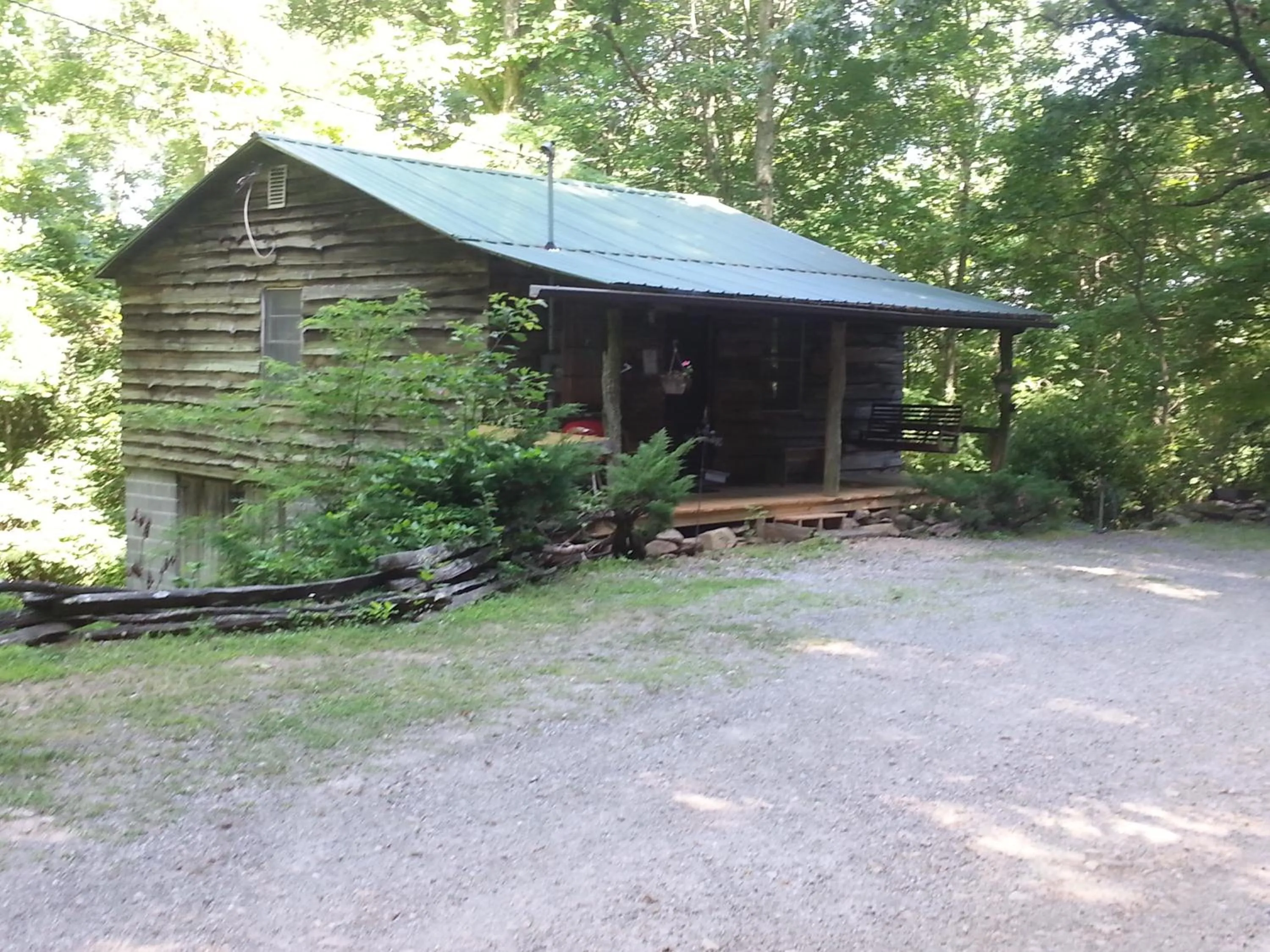 Facade/entrance in Arrowmont Stables & Cabins