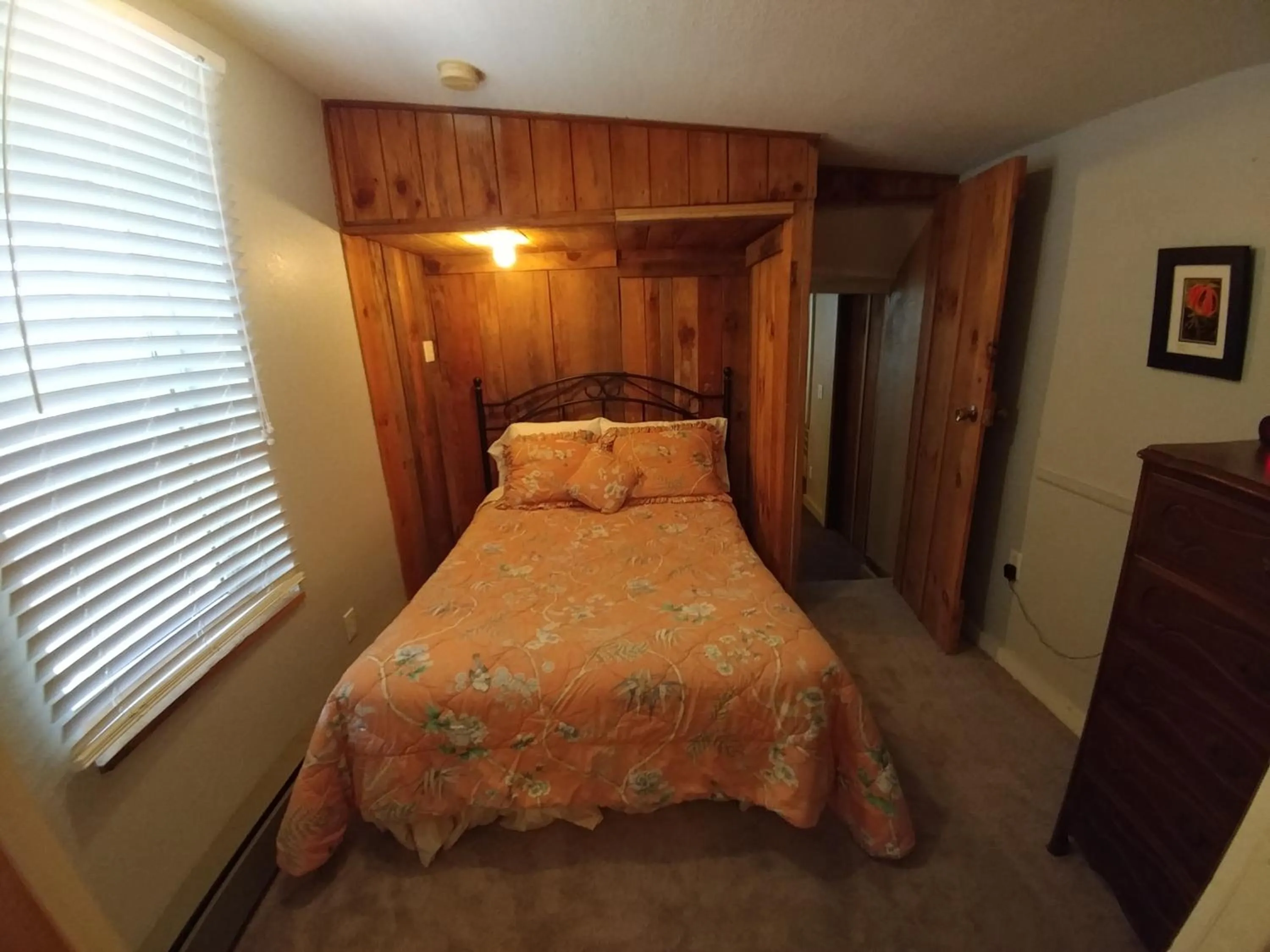 Bed in Arrowmont Stables & Cabins