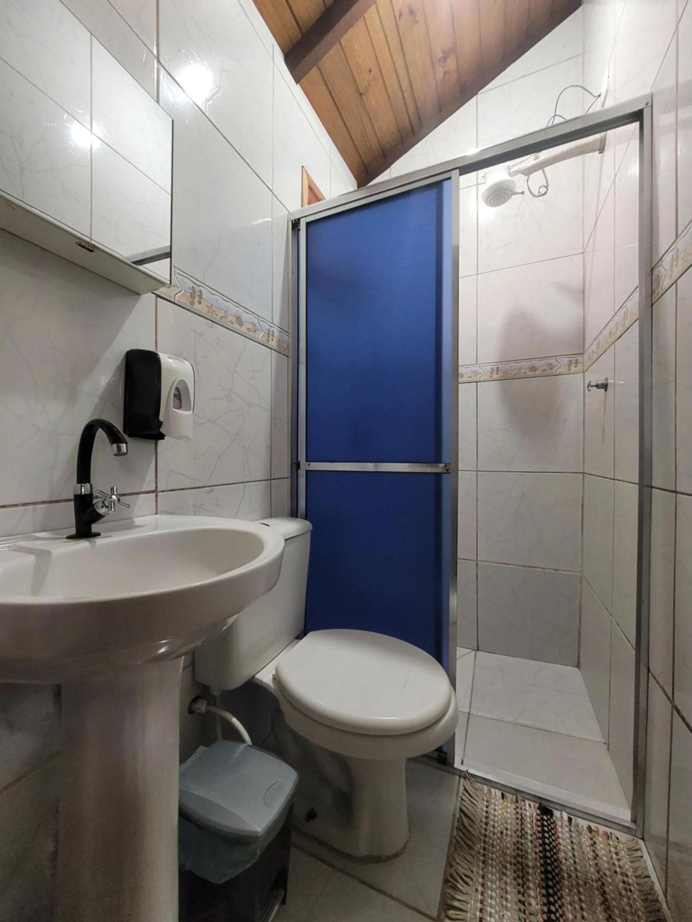 Shower in Pousada e Camping do Clodo