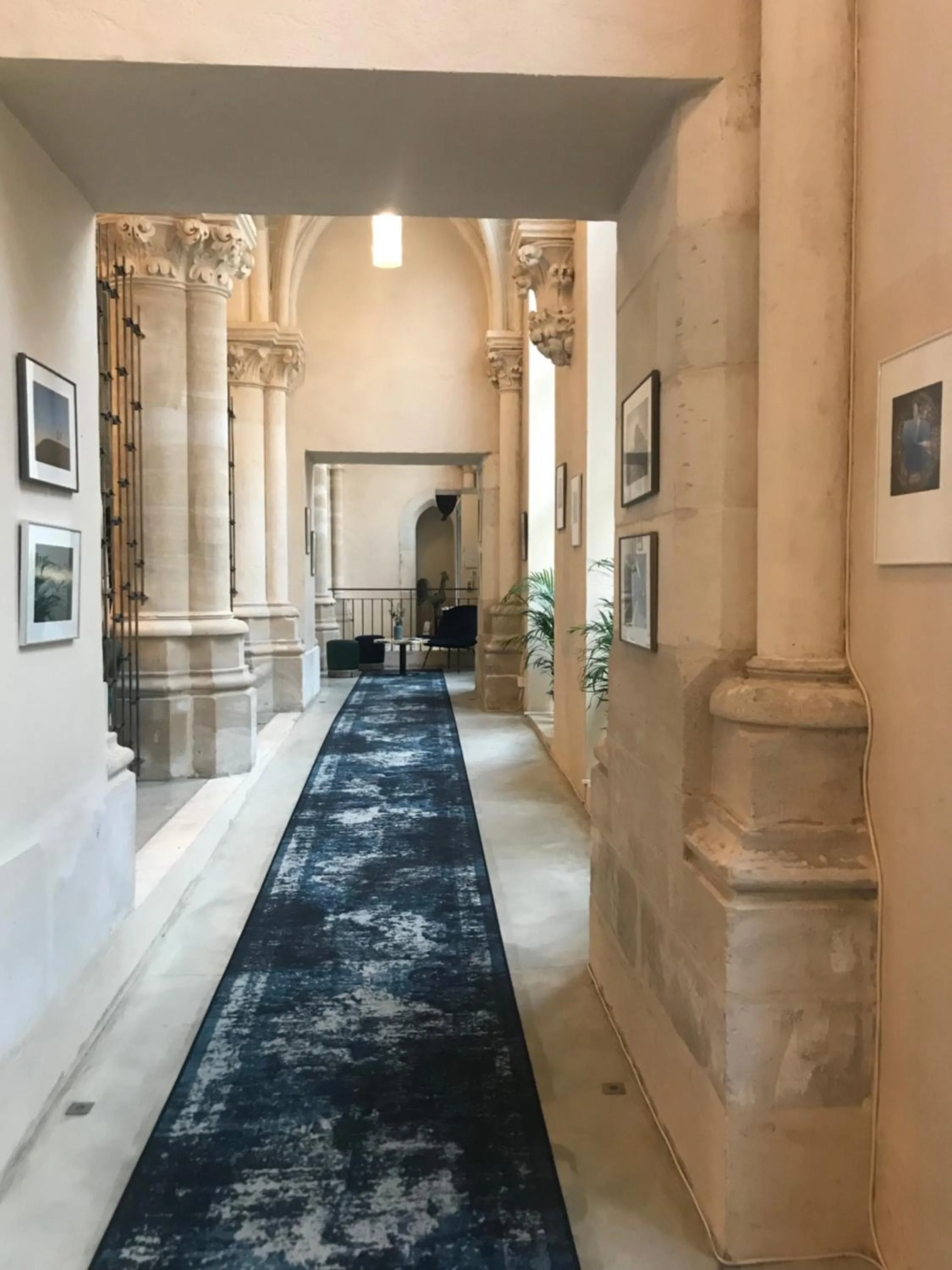 Living room in Mercure Poitiers Centre