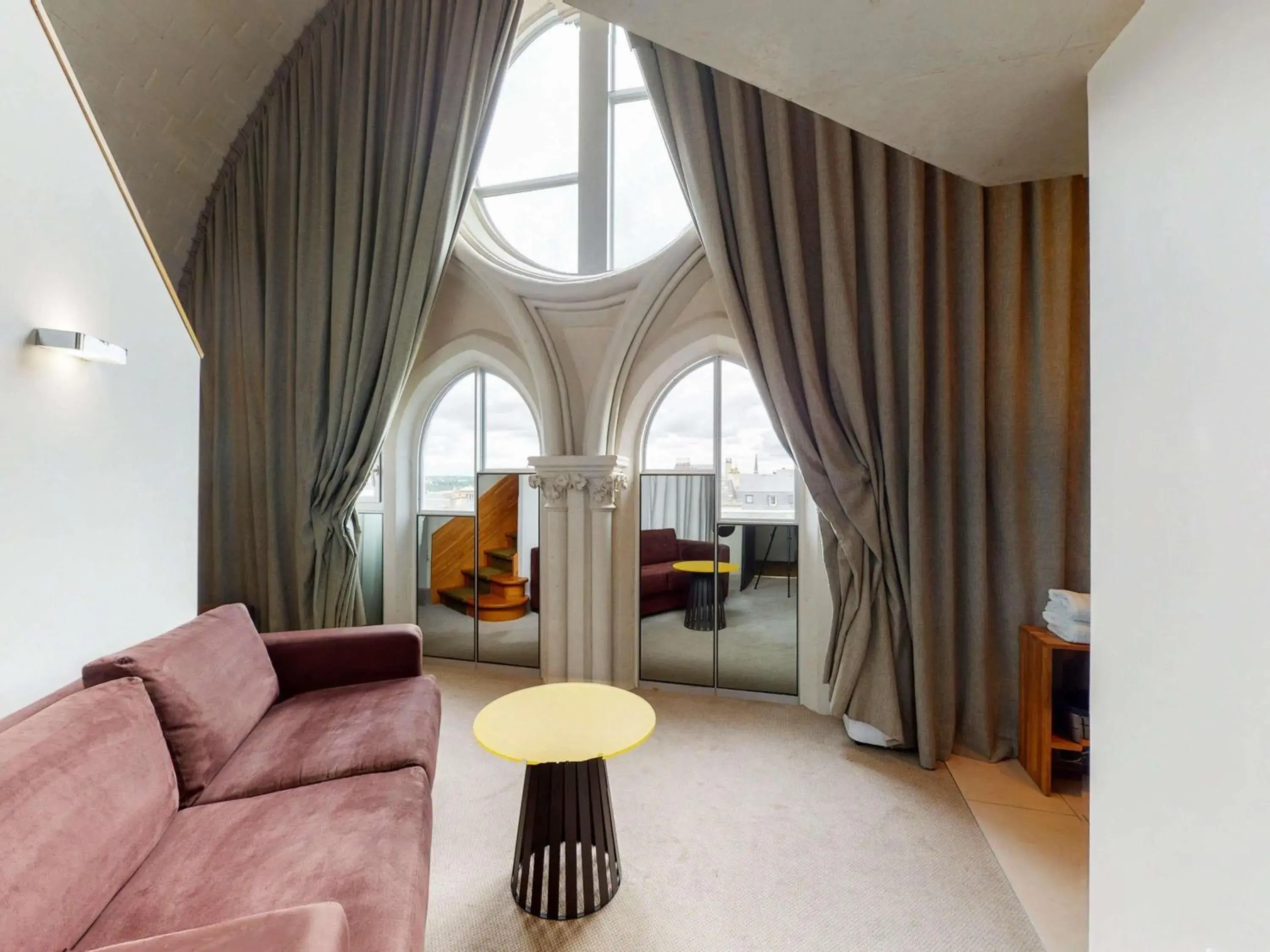 Bedroom, Bed in Mercure Poitiers Centre Bedroom, Bed in Mercure Poitiers Centre