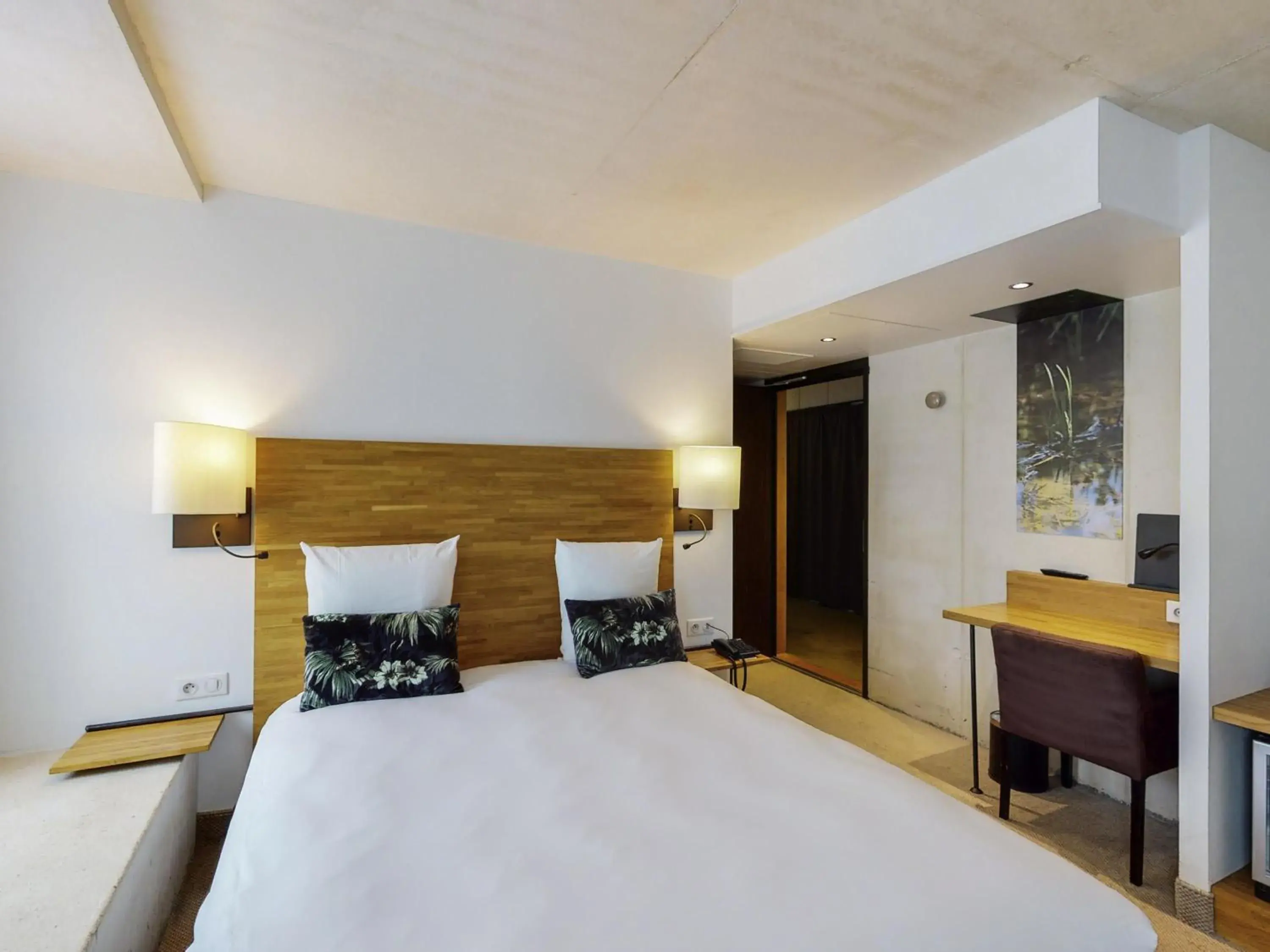 Bedroom, Bed in Mercure Poitiers Centre Bedroom, Bed in Mercure Poitiers Centre