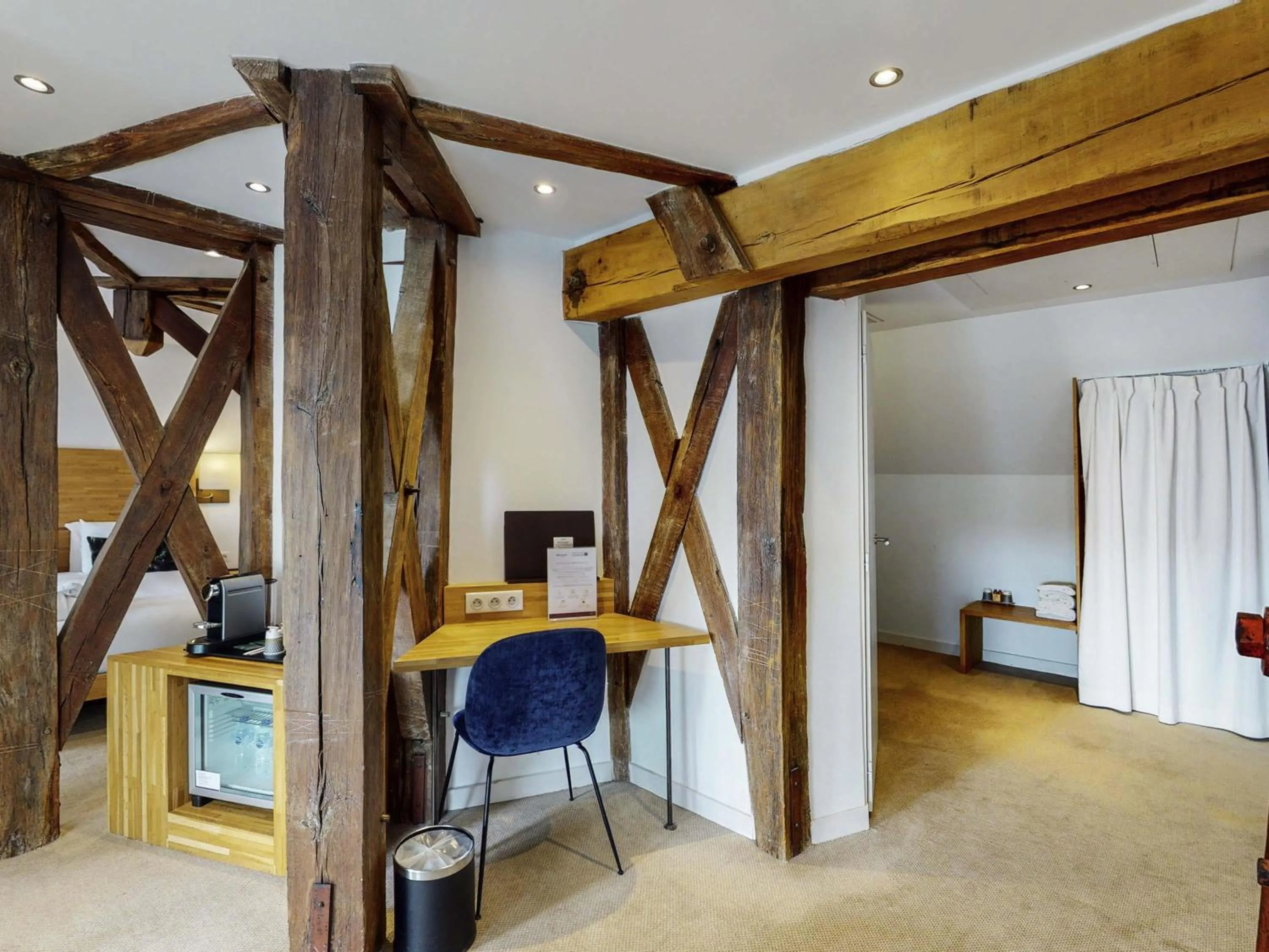 Bedroom in Mercure Poitiers Centre