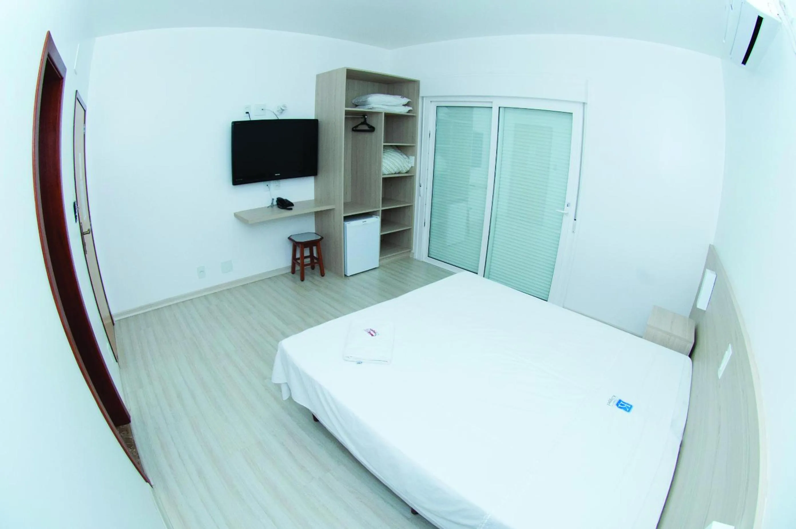 Shower, Bed in Hotel Kloppel