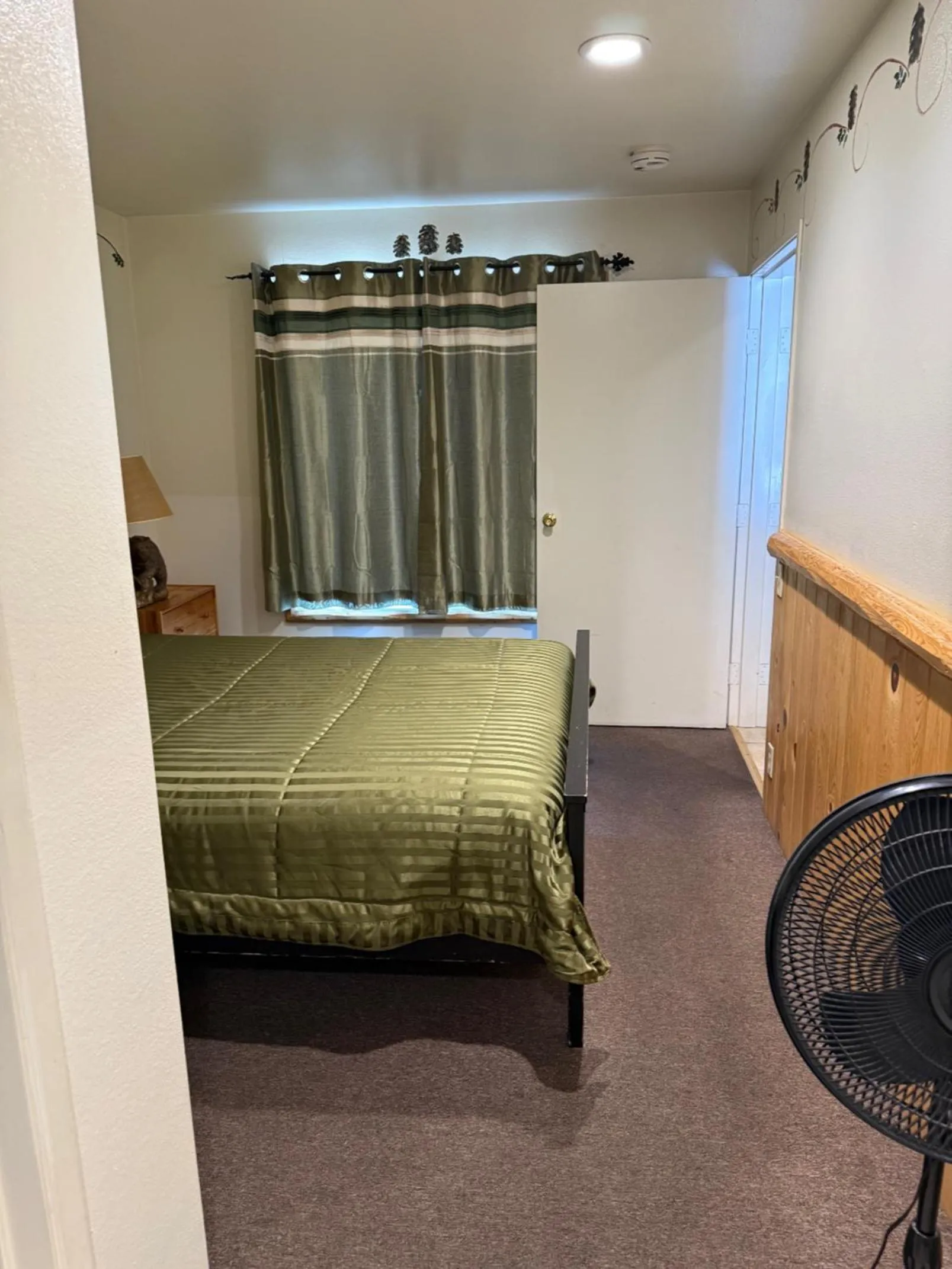 Bed in Fireside Lodge