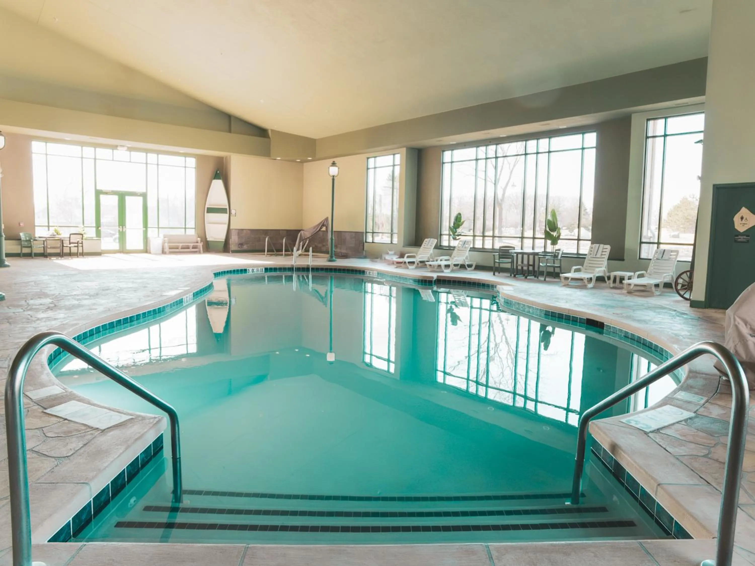 Swimming pool in Wildwood Lodge