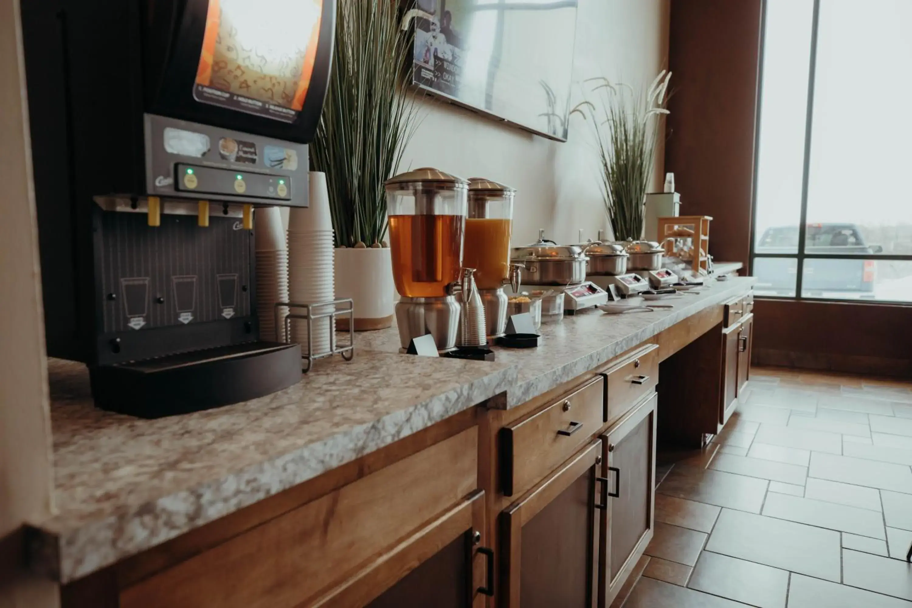 Breakfast in Wildwood Lodge Breakfast in Wildwood Lodge