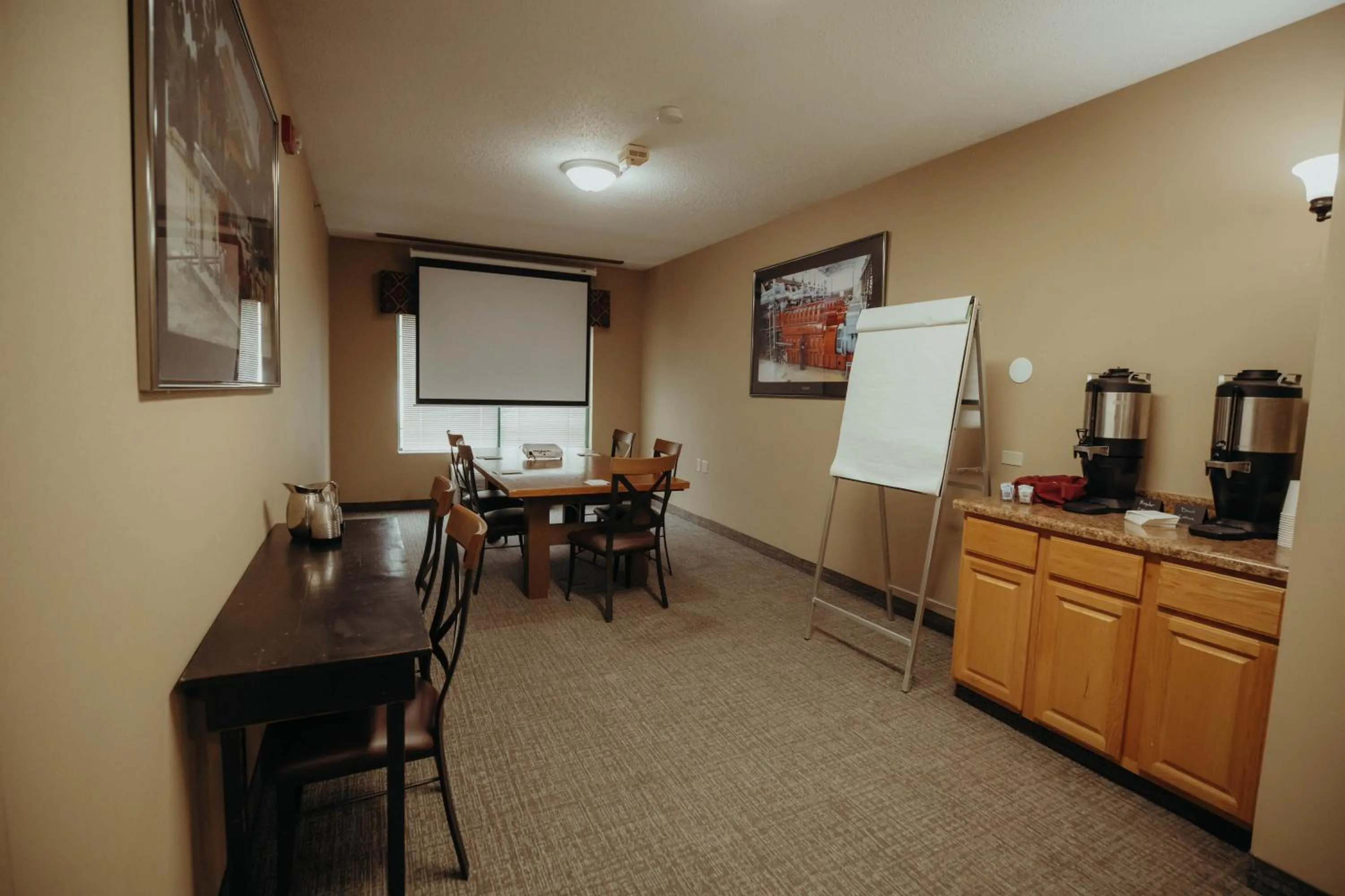 Meeting/conference room in Wildwood Lodge