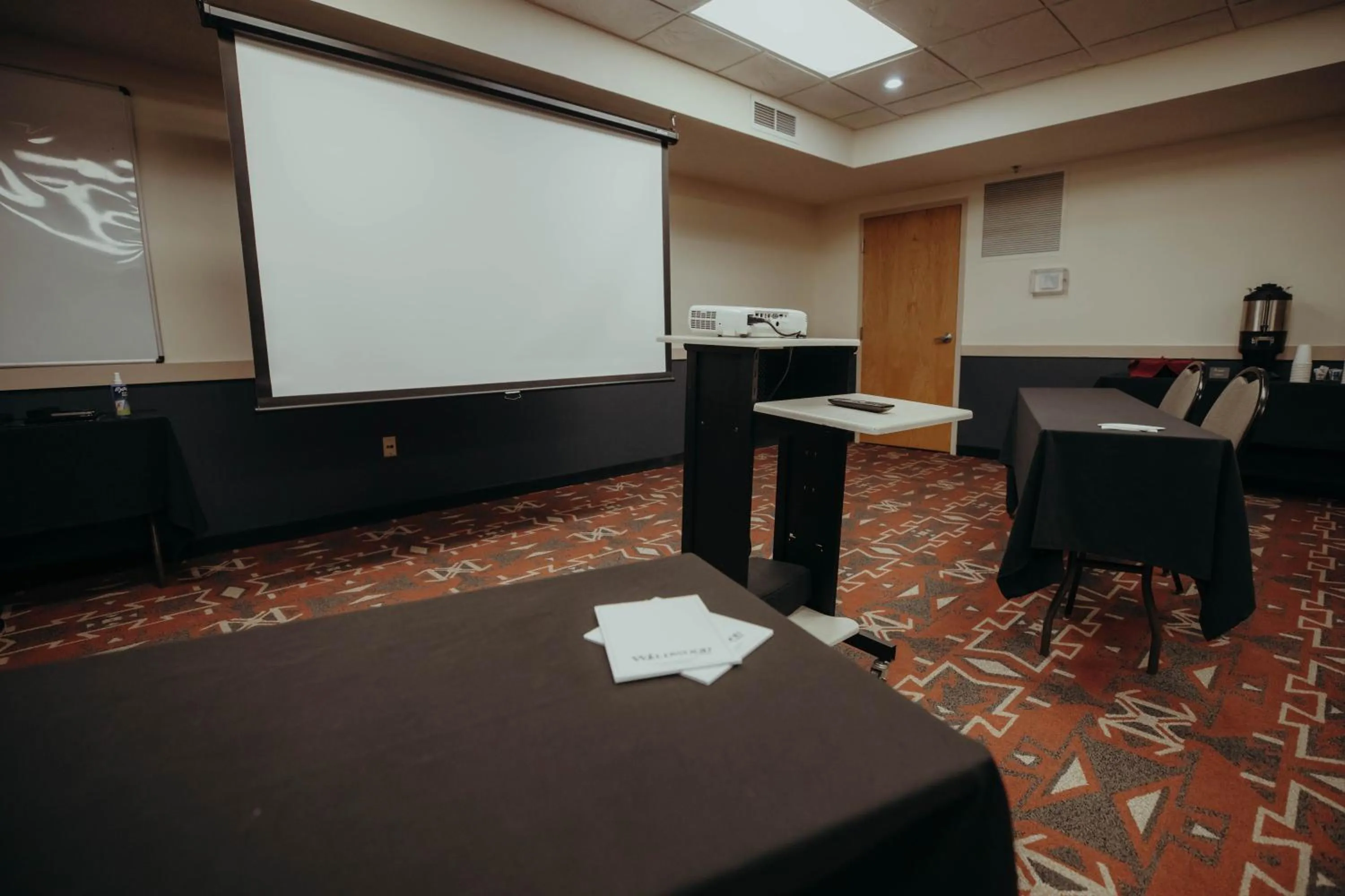 Meeting/conference room in Wildwood Lodge