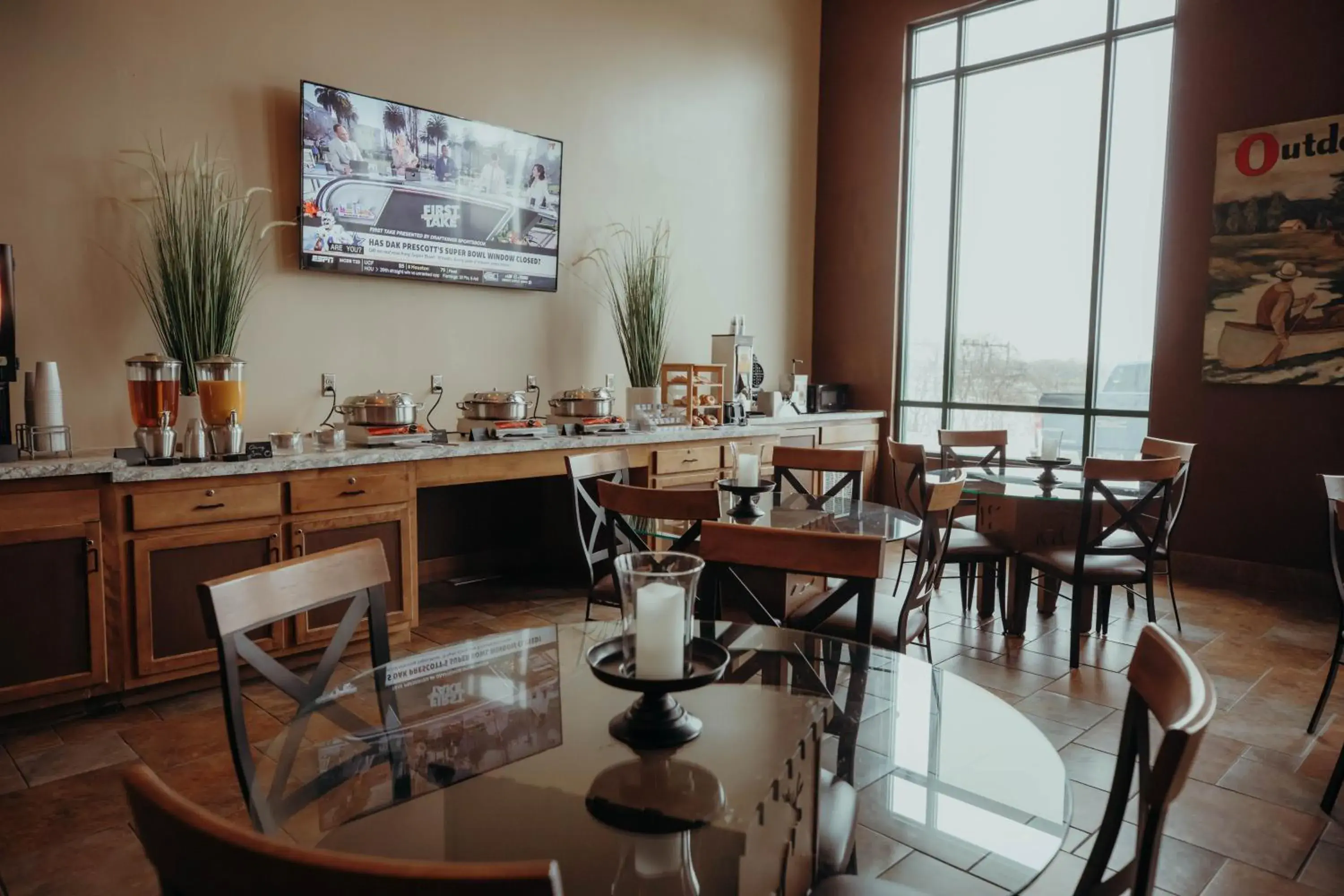 Breakfast in Wildwood Lodge Breakfast in Wildwood Lodge