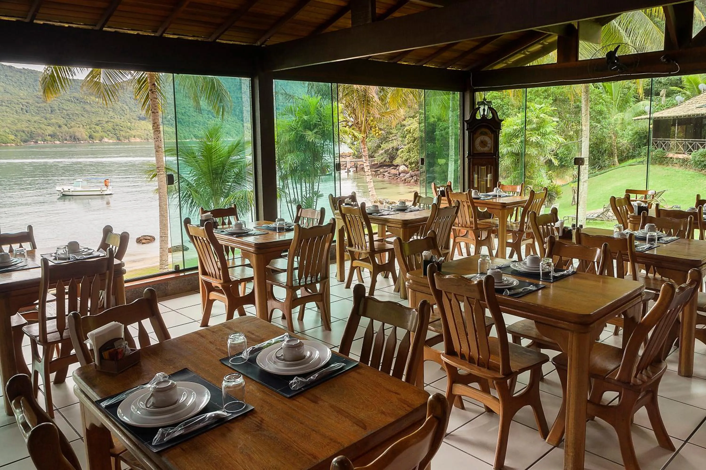 Restaurant/places to eat in Pousada Portal do Sol