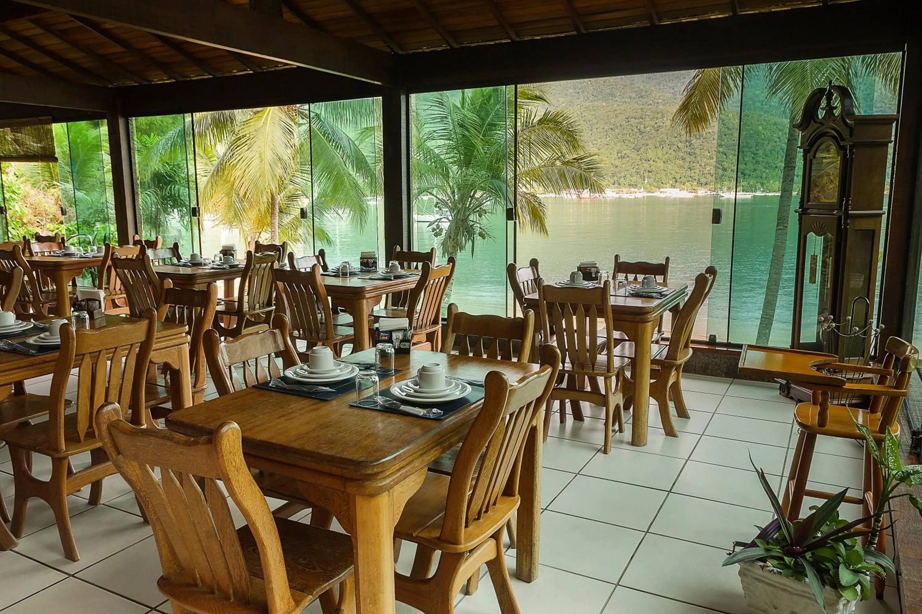 Restaurant/places to eat in Pousada Portal do Sol