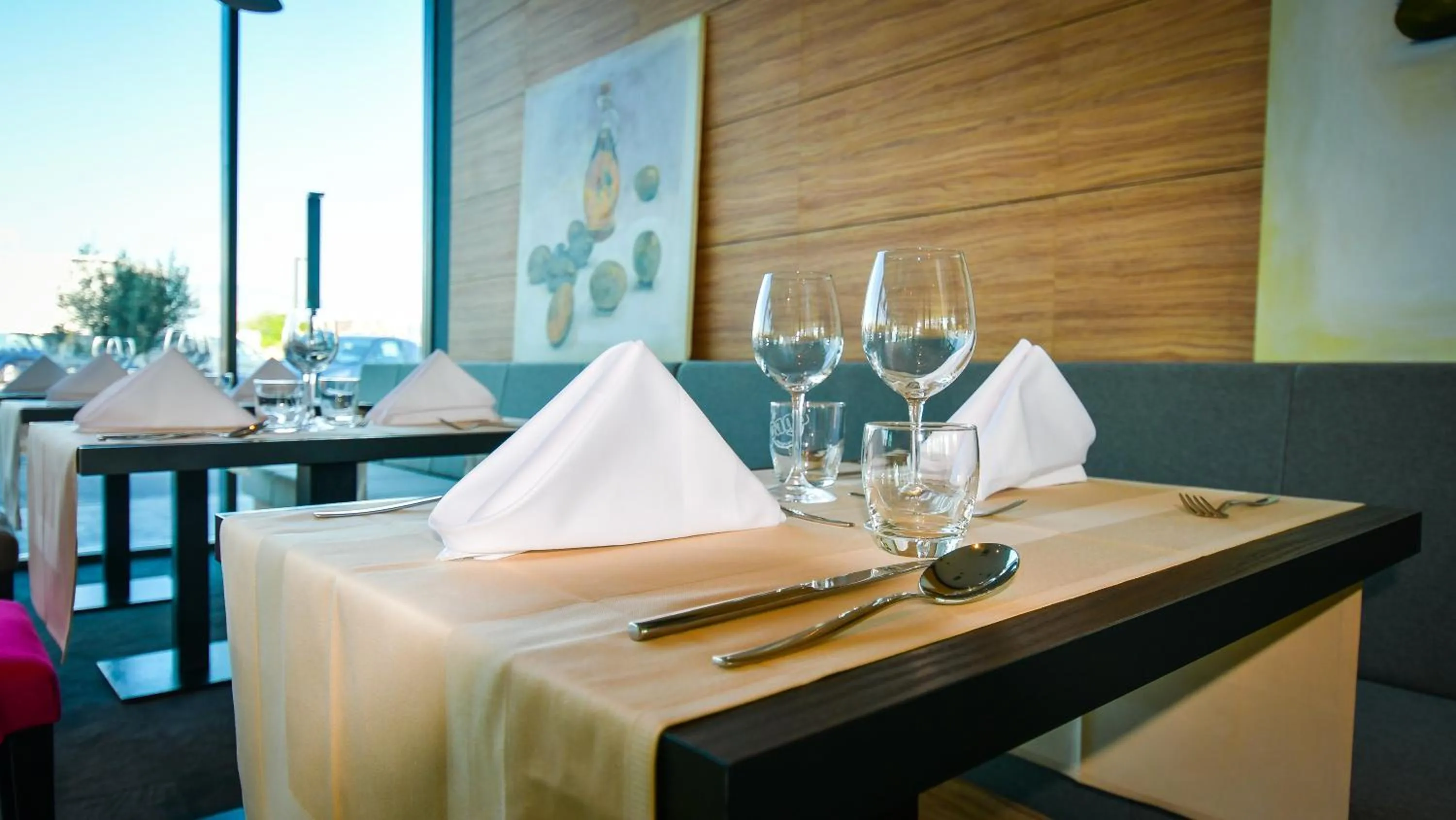 Restaurant/places to eat in Hotel Olea