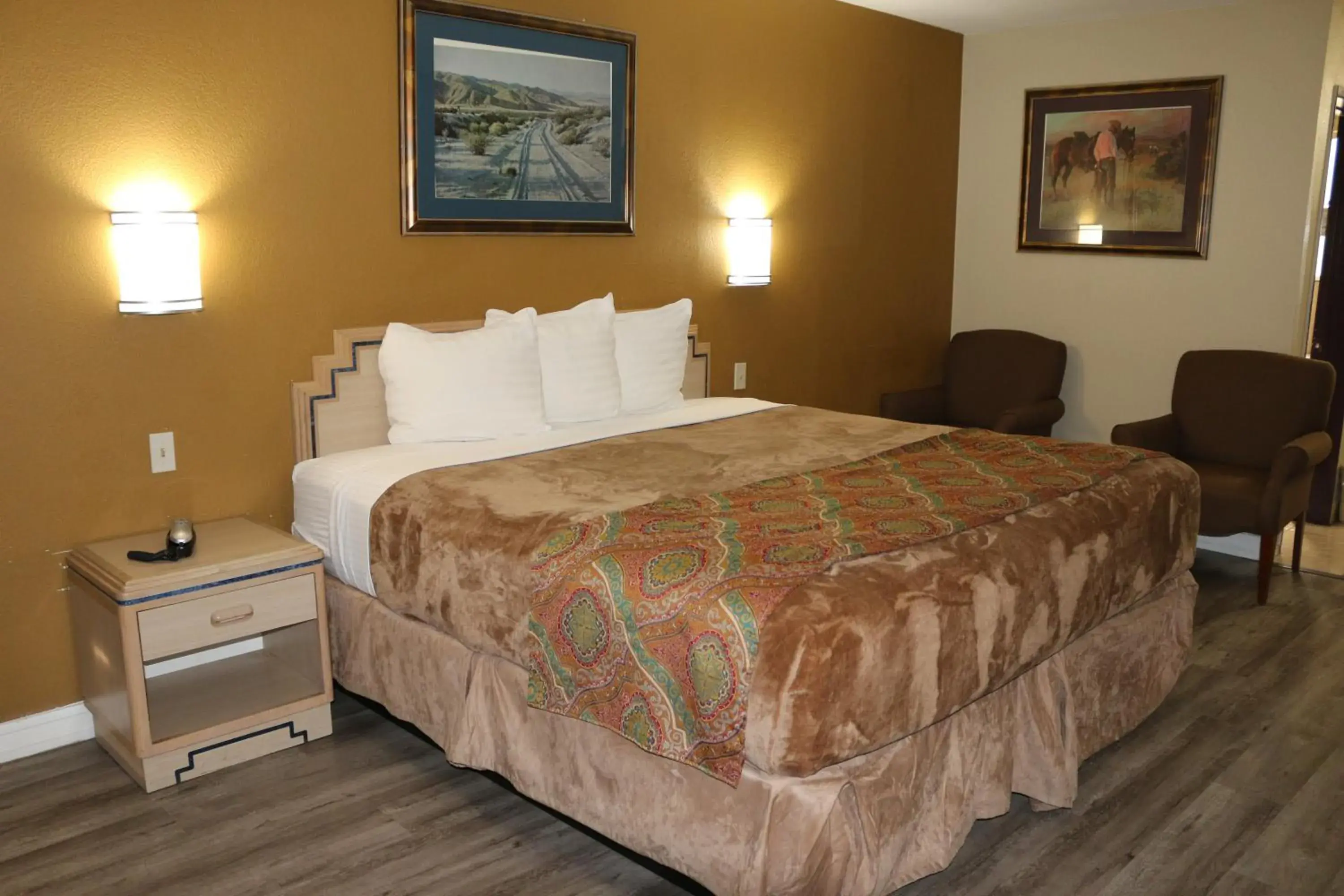 King Room with Whirlpool in Budget Inn On Historic Route 66, Barstow King Room with Whirlpool in Budget Inn On Historic Route 66, Barstow