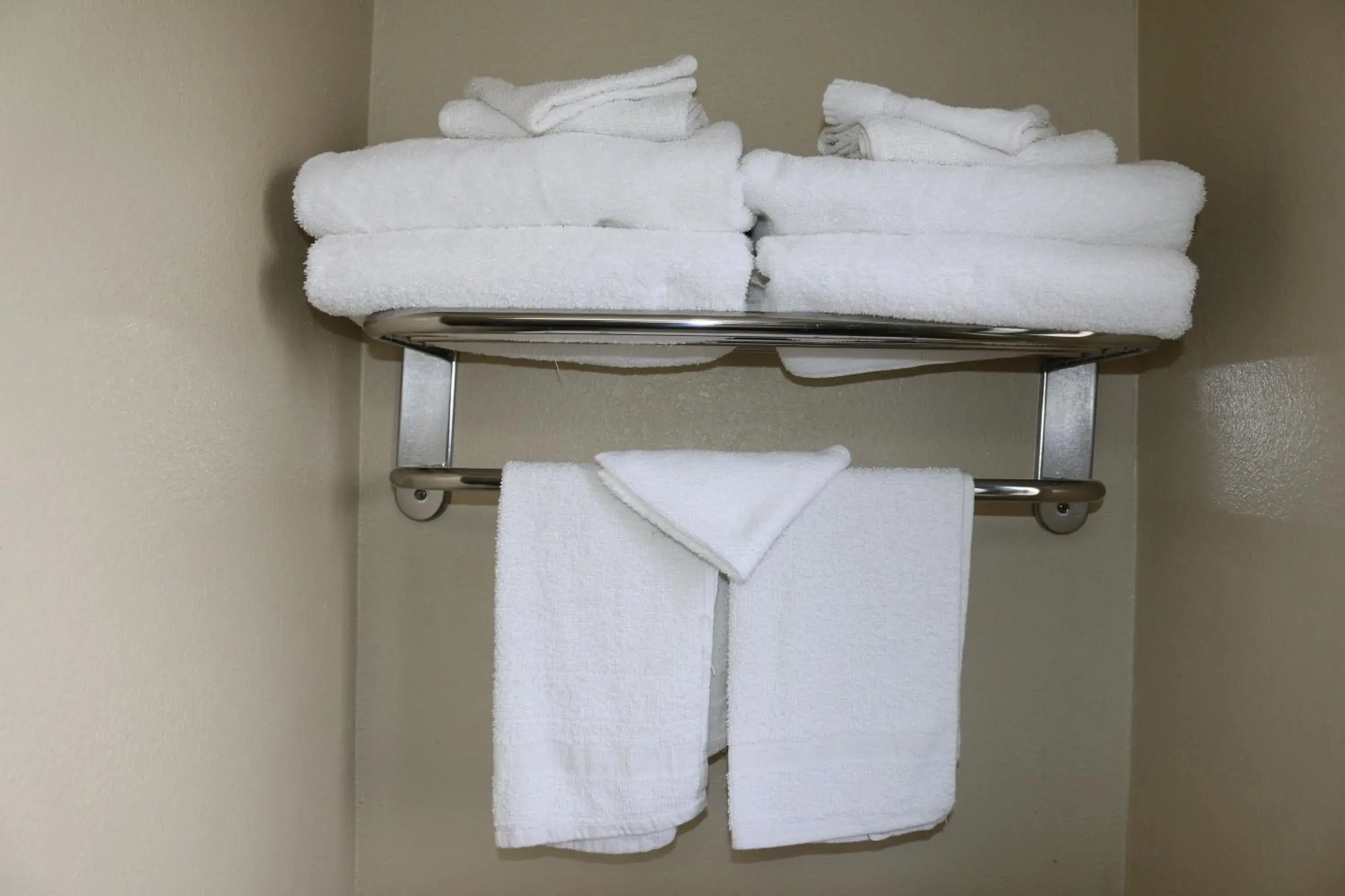 Basic Triple Room in Budget Inn On Historic Route 66, Barstow Basic Triple Room in Budget Inn On Historic Route 66, Barstow