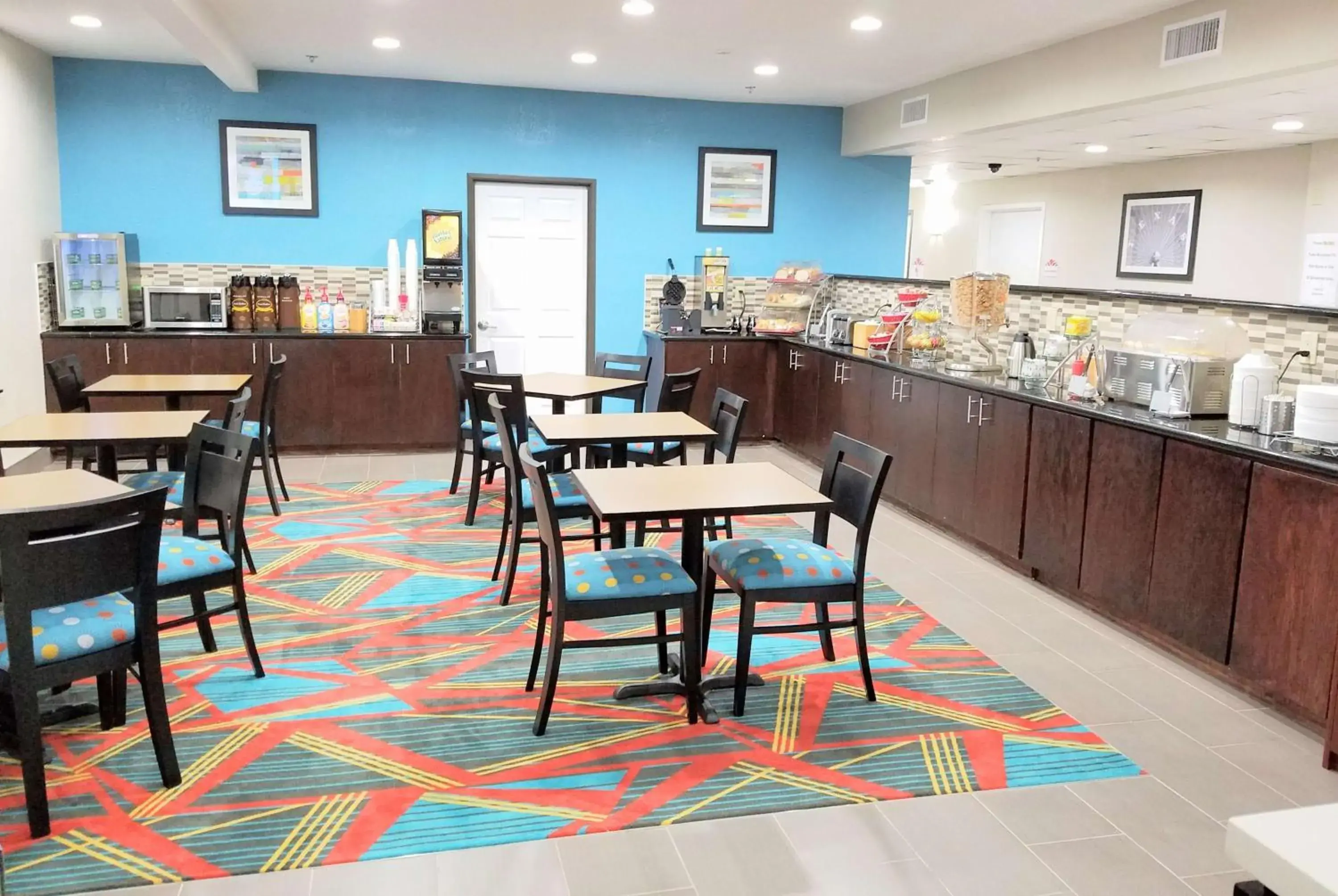 Restaurant/places to eat in Hawthorn Suites Irving DFW South Restaurant/places to eat in Hawthorn Suites Irving DFW South