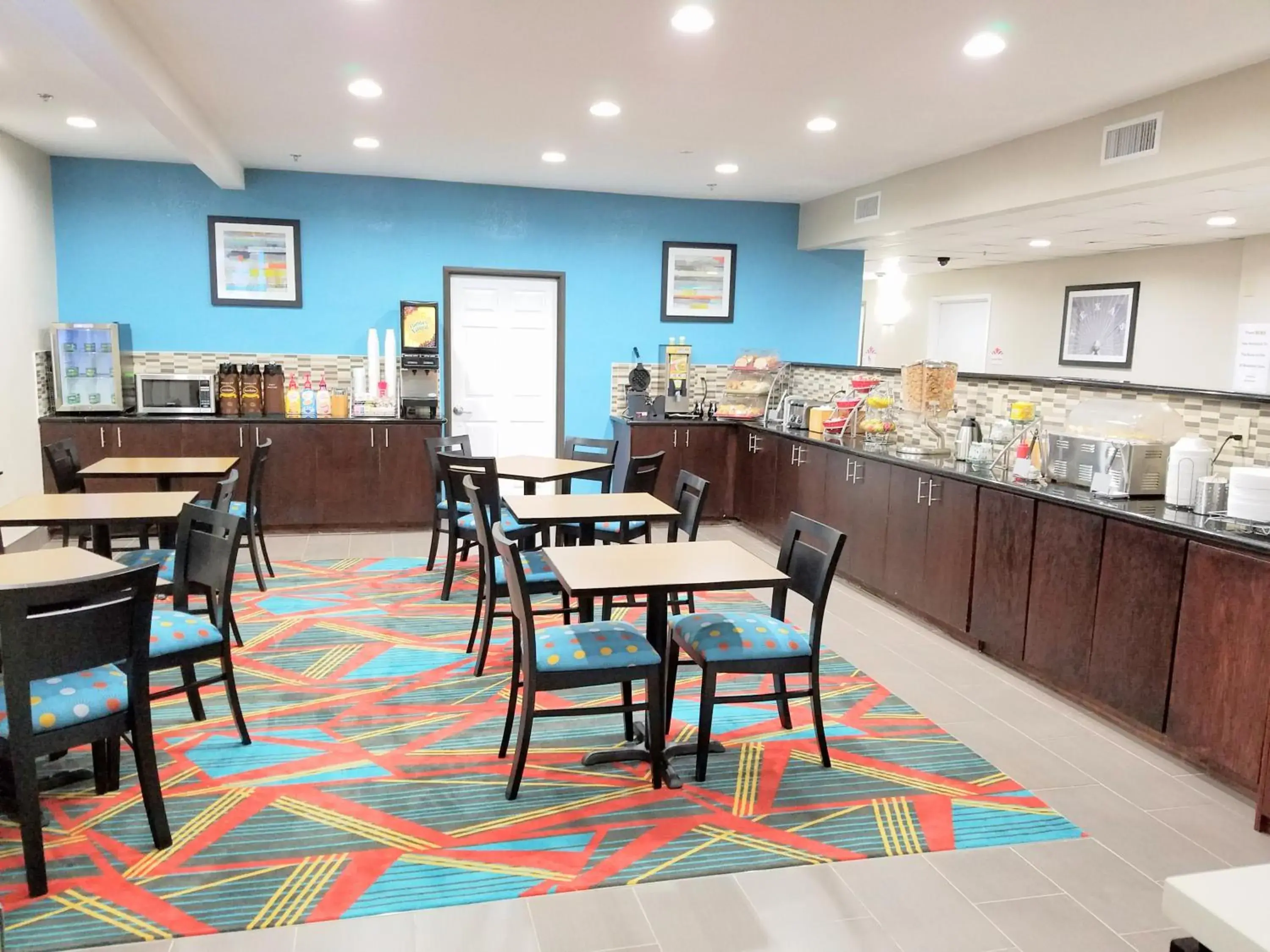 Restaurant/places to eat in Hawthorn Suites Irving DFW South Restaurant/places to eat in Hawthorn Suites Irving DFW South