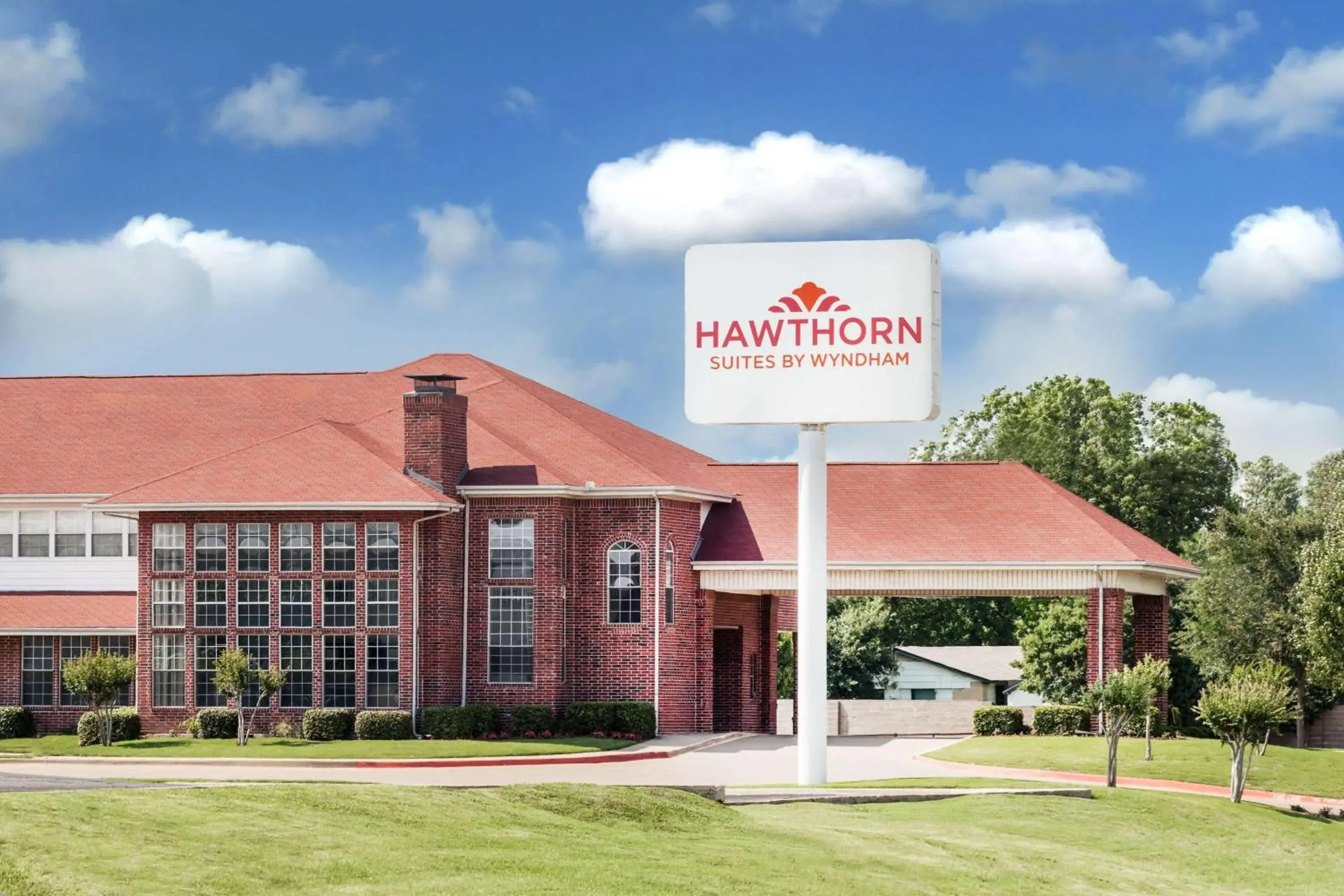 Property building in Hawthorn Suites Irving DFW South Property building in Hawthorn Suites Irving DFW South