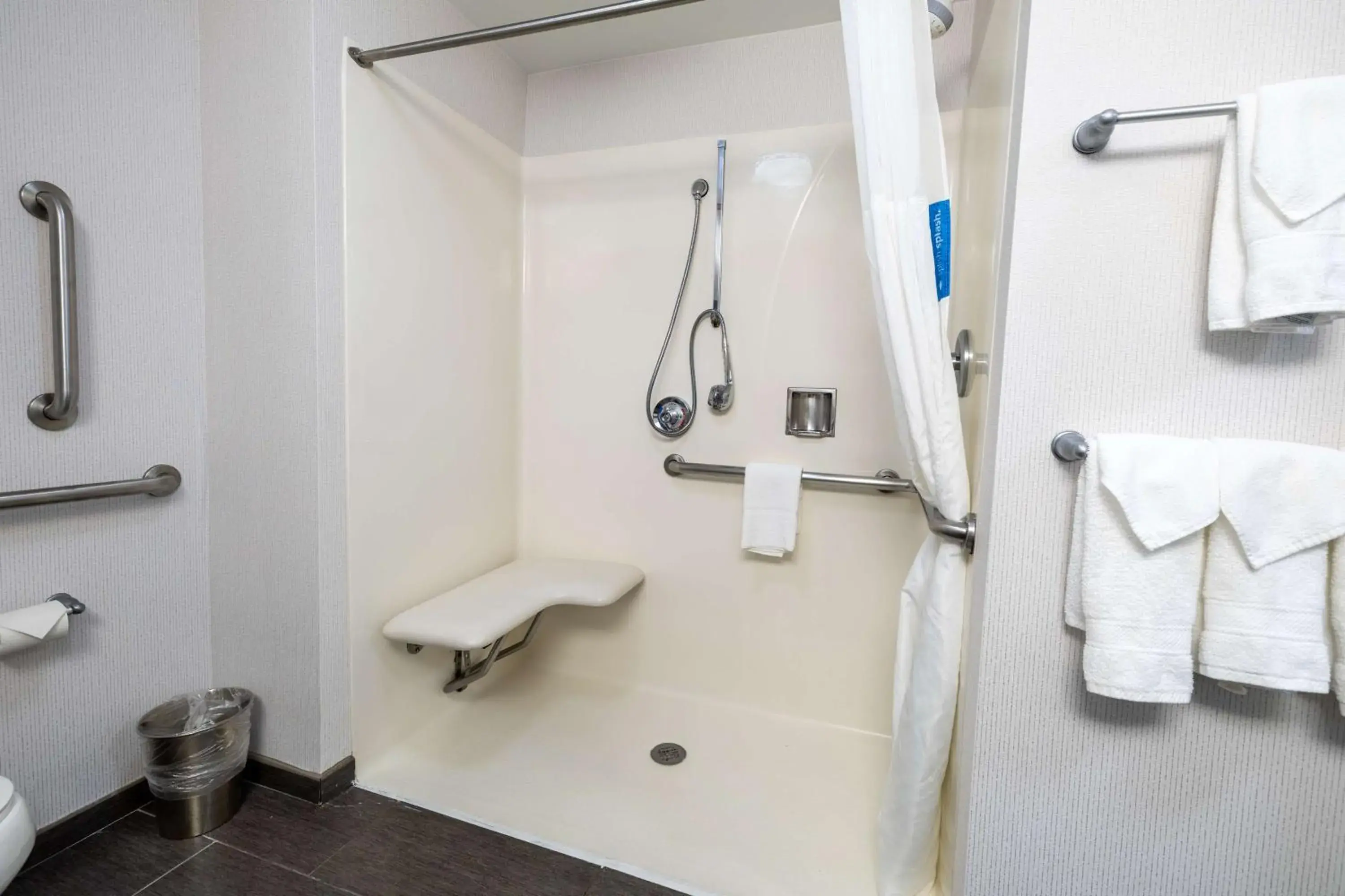 Bathroom in Hampton Inn & Suites Greensboro/Coliseum Area Bathroom in Hampton Inn & Suites Greensboro/Coliseum Area