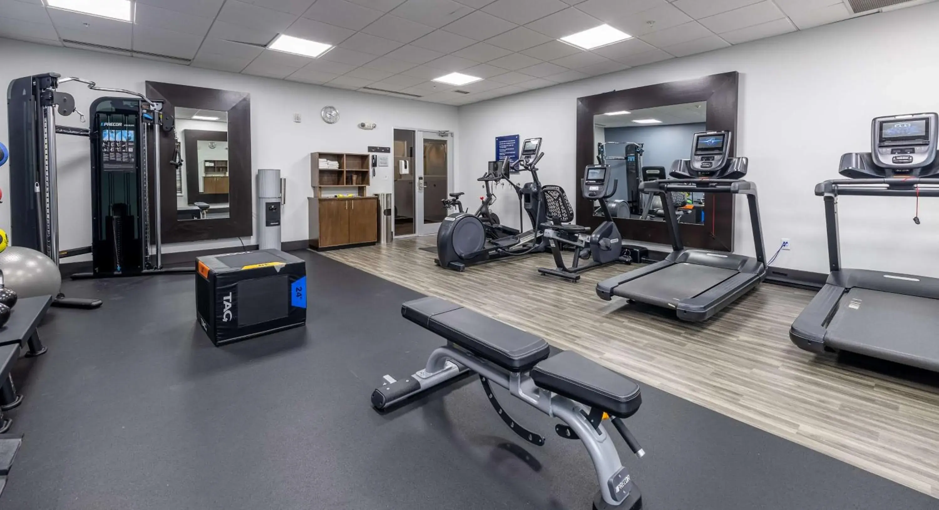 Fitness centre/facilities in Hampton Inn & Suites Greensboro/Coliseum Area Fitness centre/facilities in Hampton Inn & Suites Greensboro/Coliseum Area