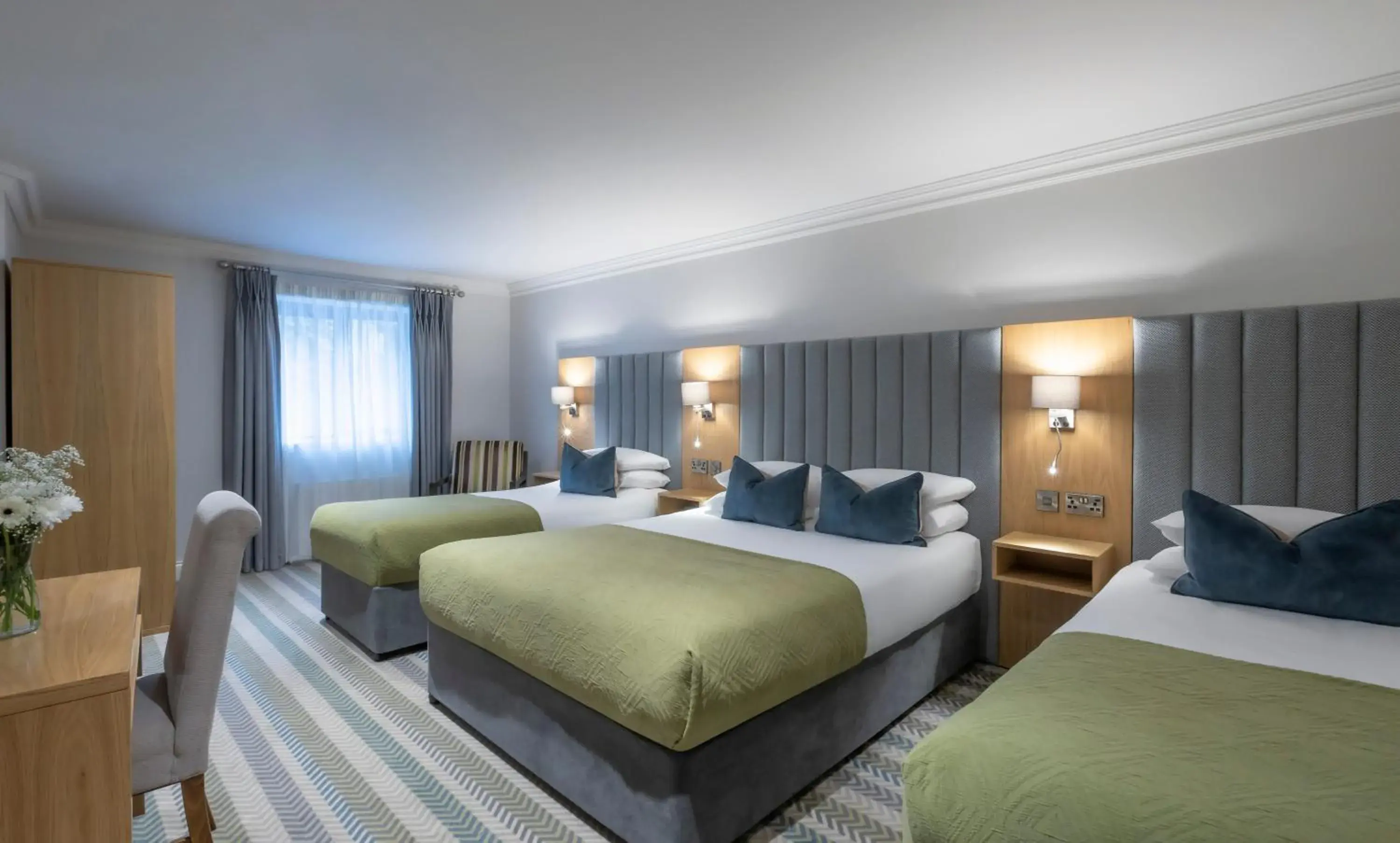 Bedroom, Bed in Killarney Heights Hotel Bedroom, Bed in Killarney Heights Hotel