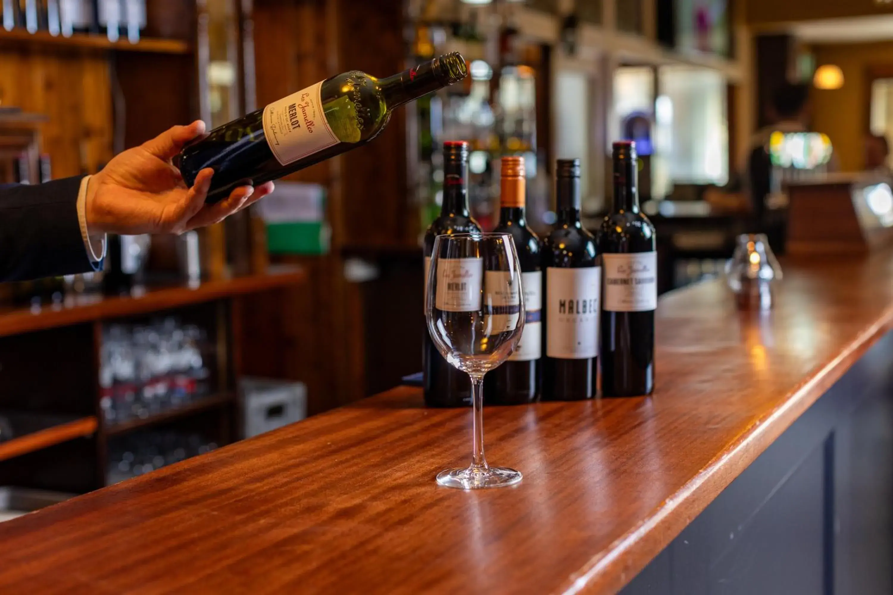 Lounge or bar in Killarney Heights Hotel Lounge or bar in Killarney Heights Hotel