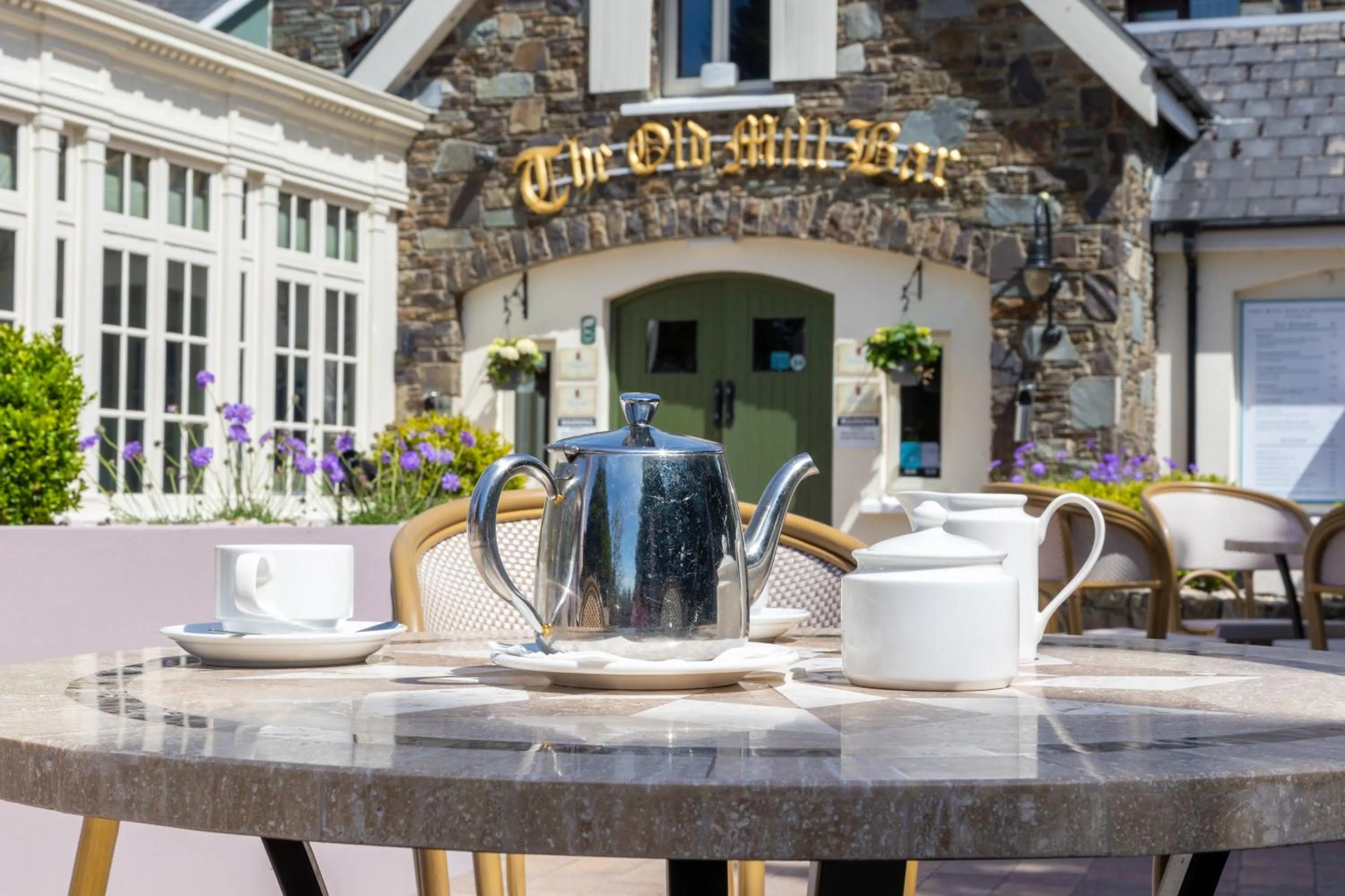 Balcony/Terrace in Killarney Heights Hotel