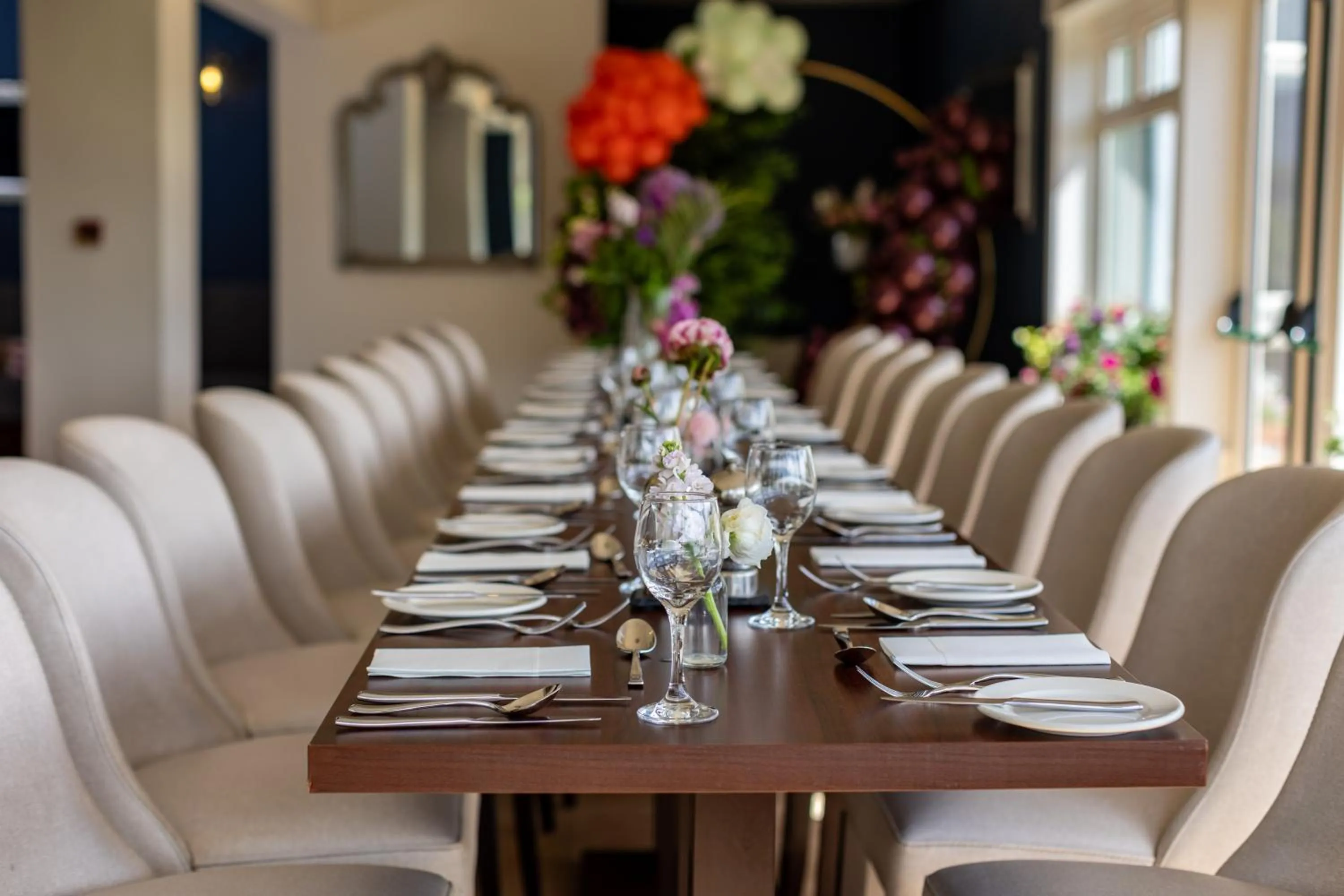 Restaurant/places to eat in Killarney Heights Hotel