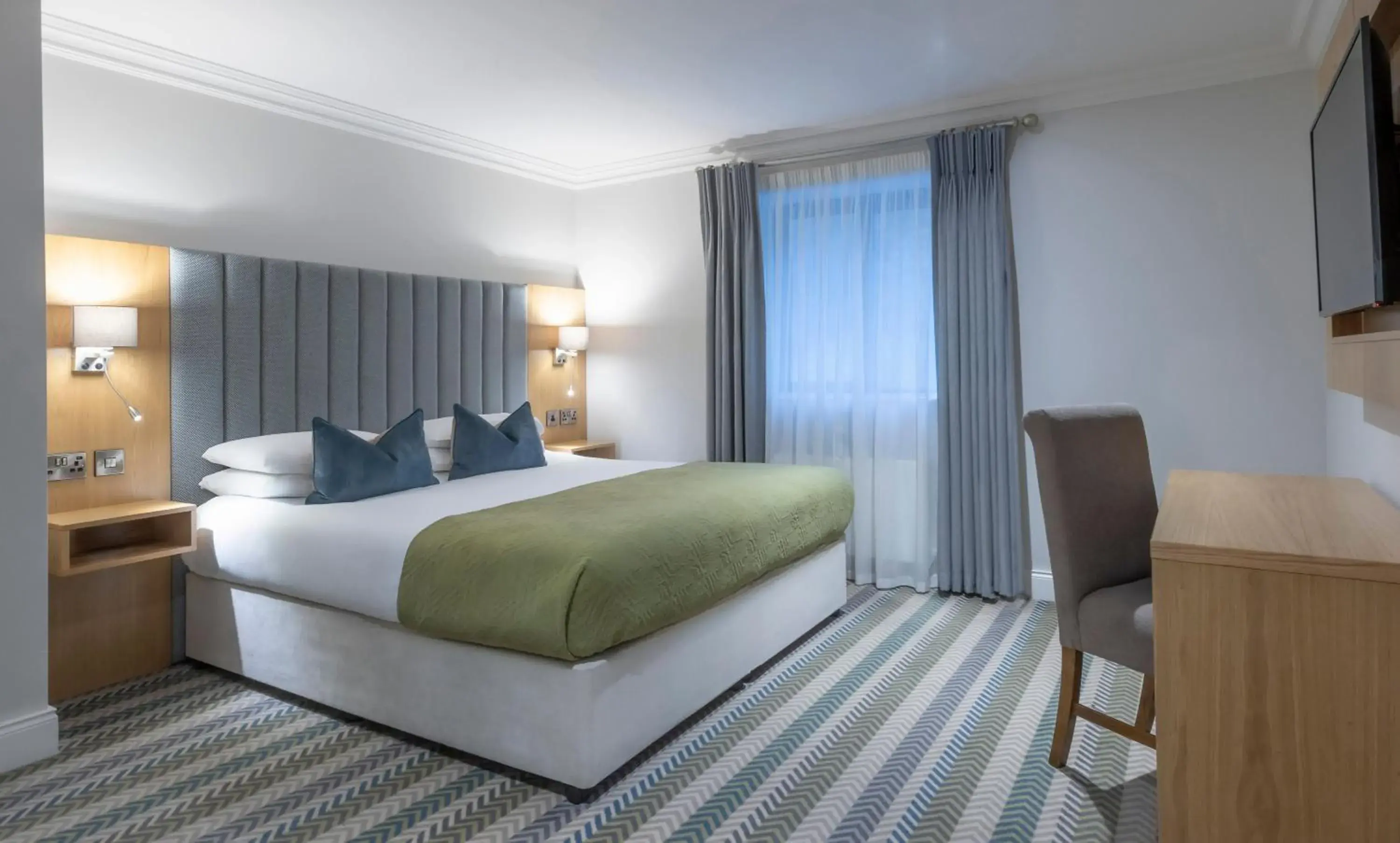 Bedroom, Bed in Killarney Heights Hotel Bedroom, Bed in Killarney Heights Hotel