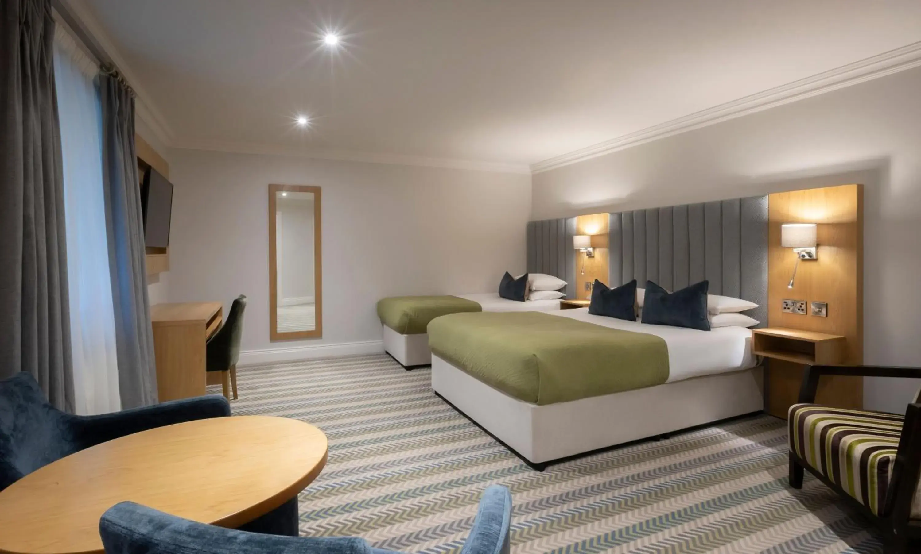 Bedroom, Bed in Killarney Heights Hotel Bedroom, Bed in Killarney Heights Hotel