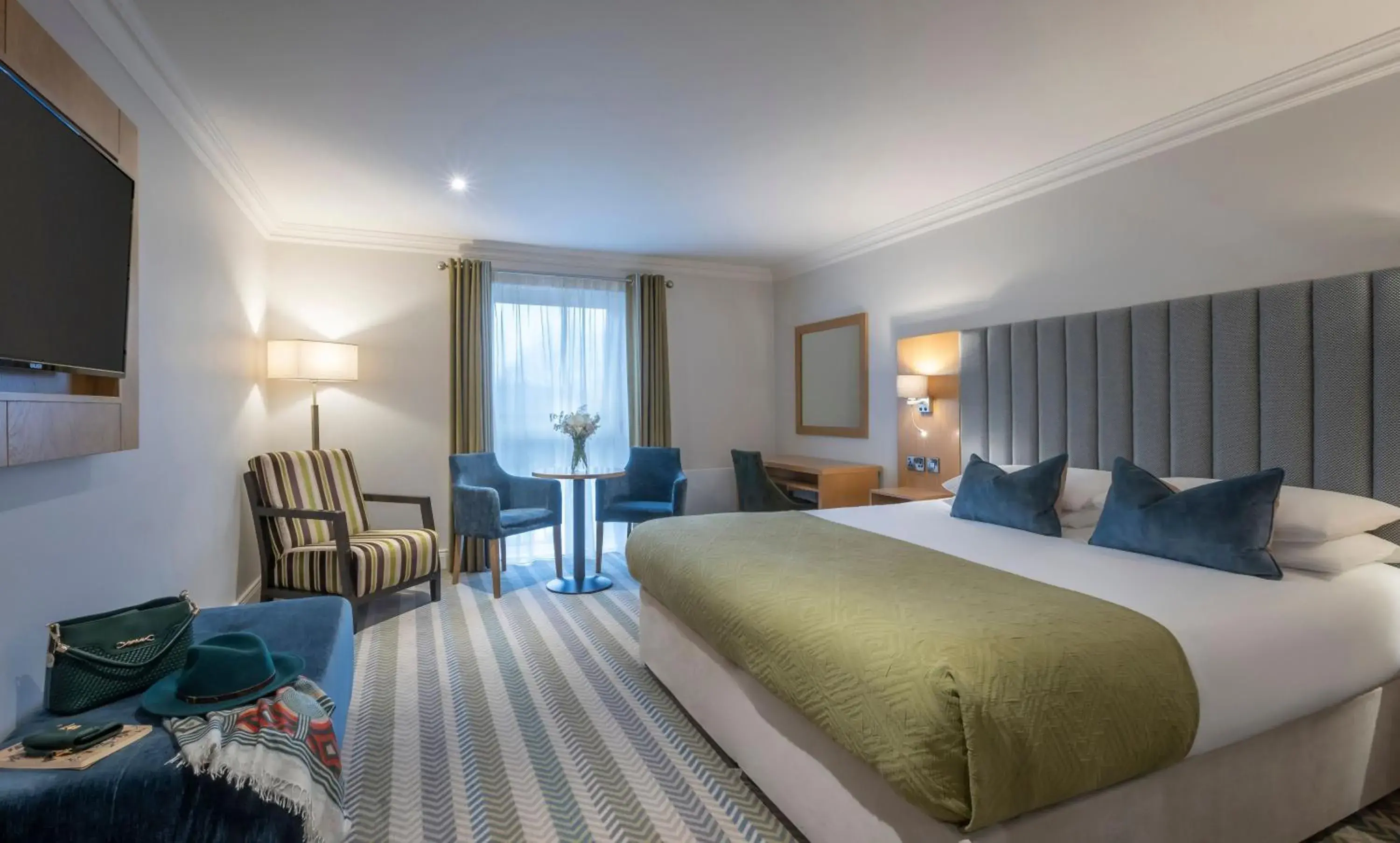 Bedroom, Bed in Killarney Heights Hotel Bedroom, Bed in Killarney Heights Hotel