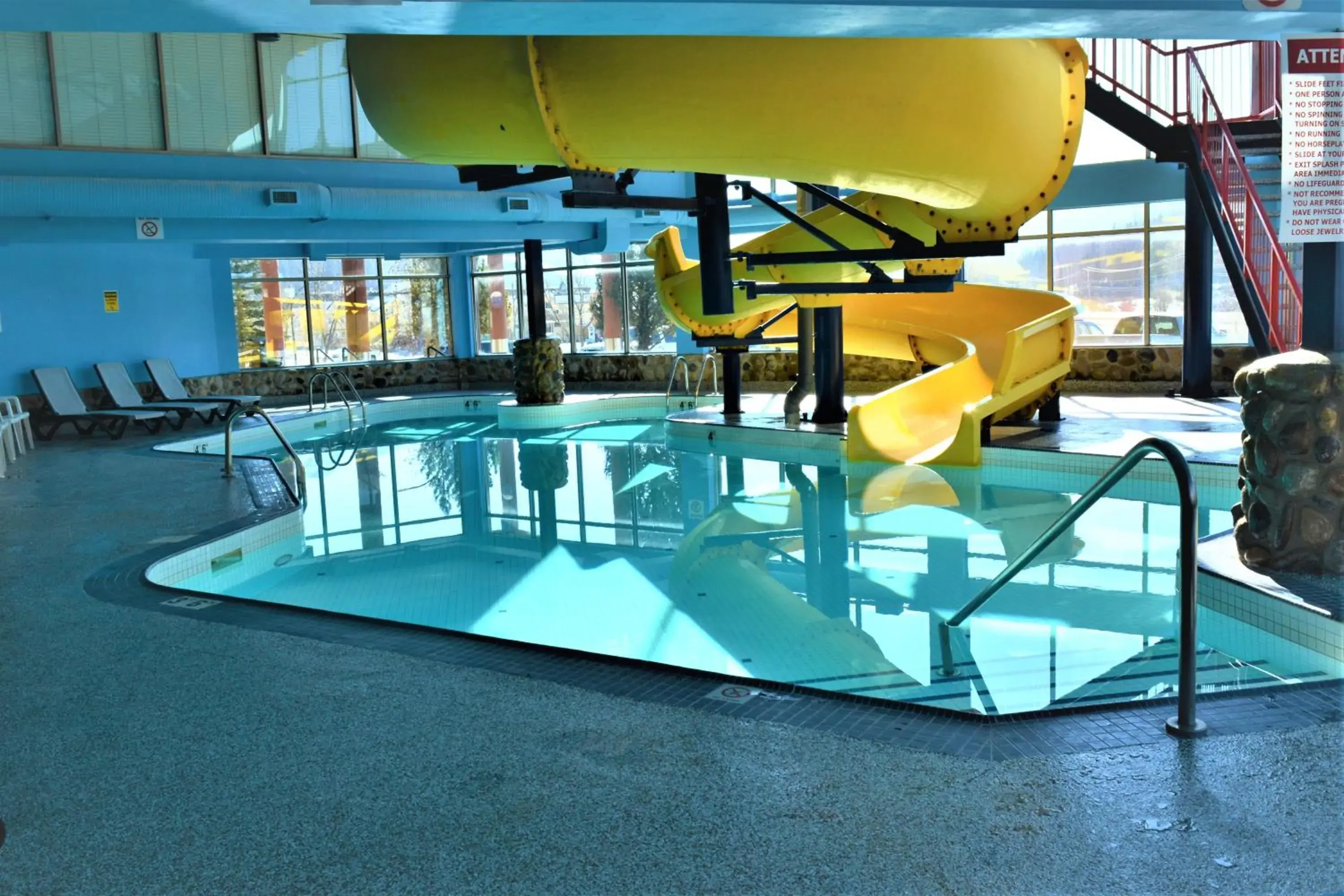 Swimming pool in Fernie Stanford Resort Swimming pool in Fernie Stanford Resort