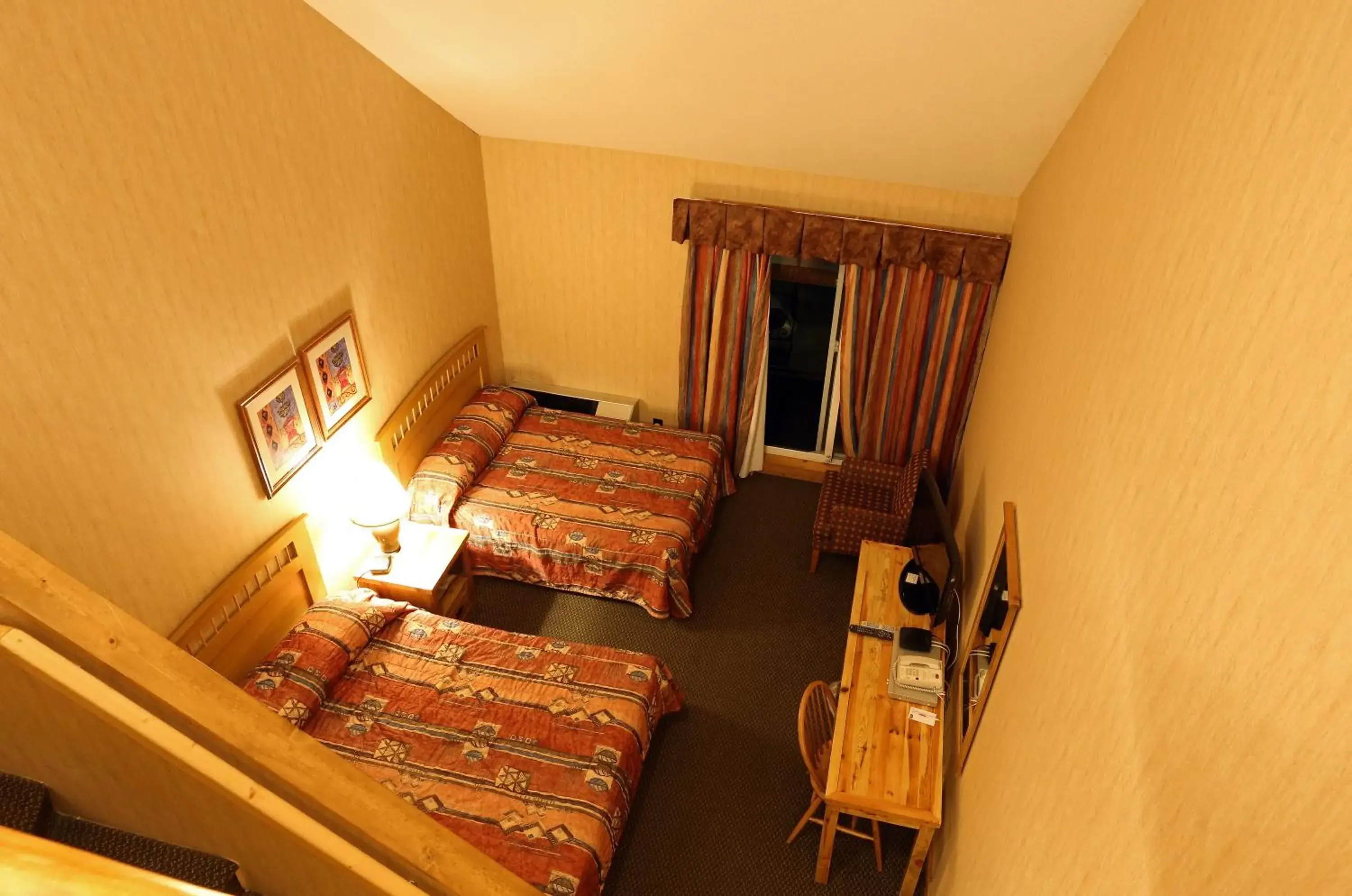 Photo of the whole room, Bed in Fernie Stanford Resort Photo of the whole room, Bed in Fernie Stanford Resort