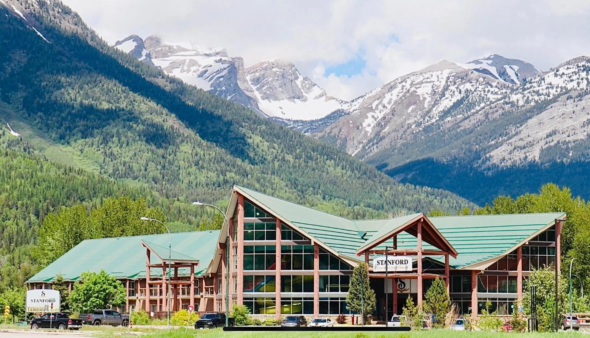 Property building in Fernie Stanford Resort