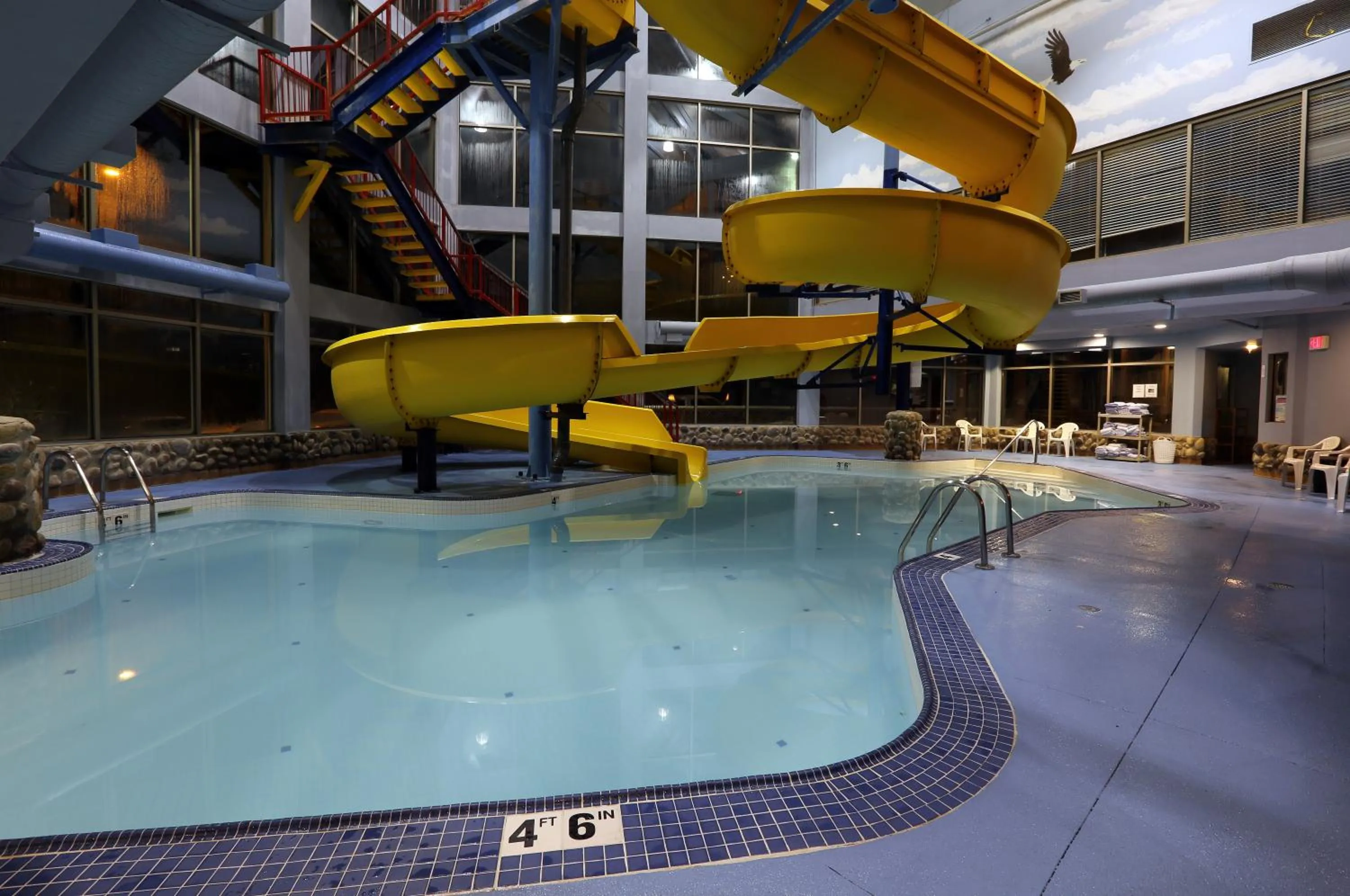 Swimming pool in Fernie Stanford Resort