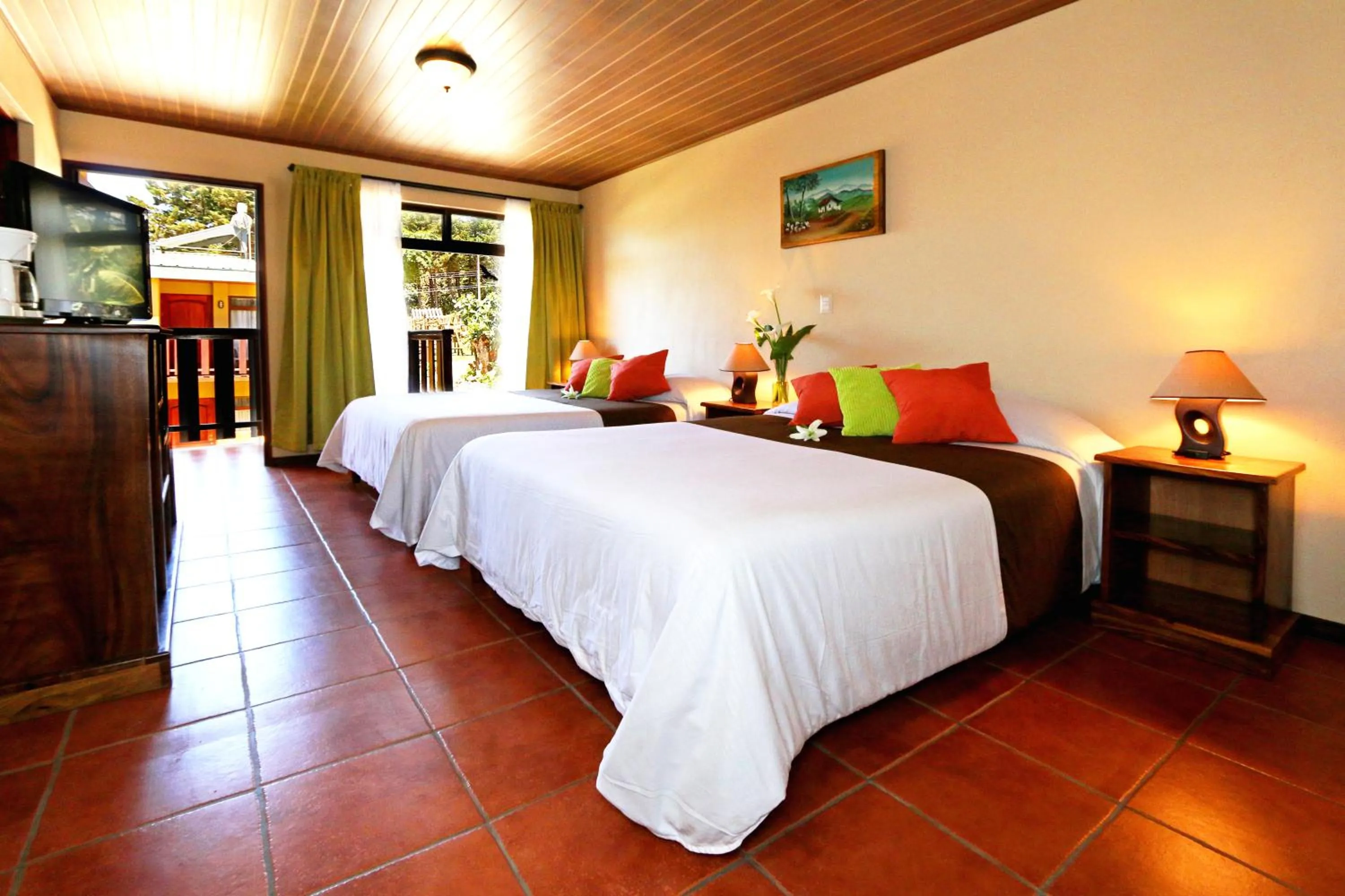 Photo of the whole room, Bed in Monteverde Country Lodge - Costa Rica