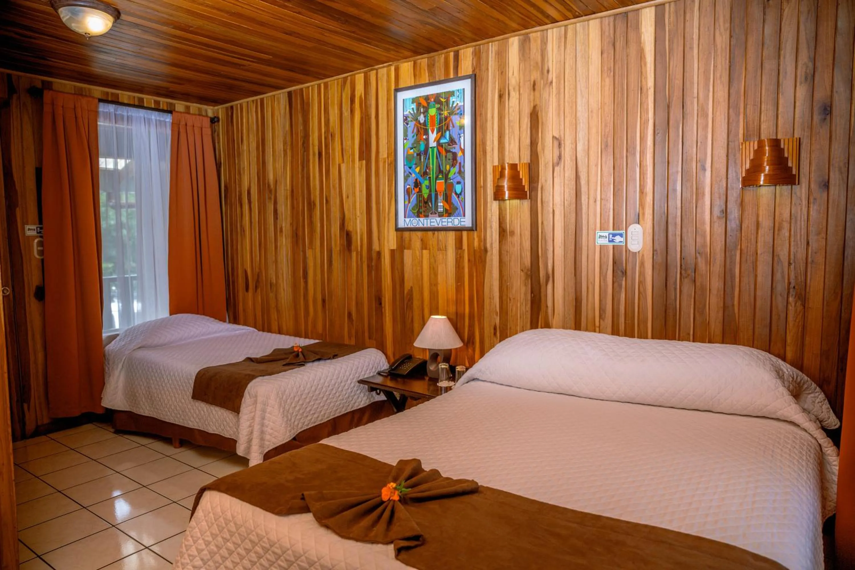 Bedroom, Bed in Monteverde Country Lodge - Costa Rica