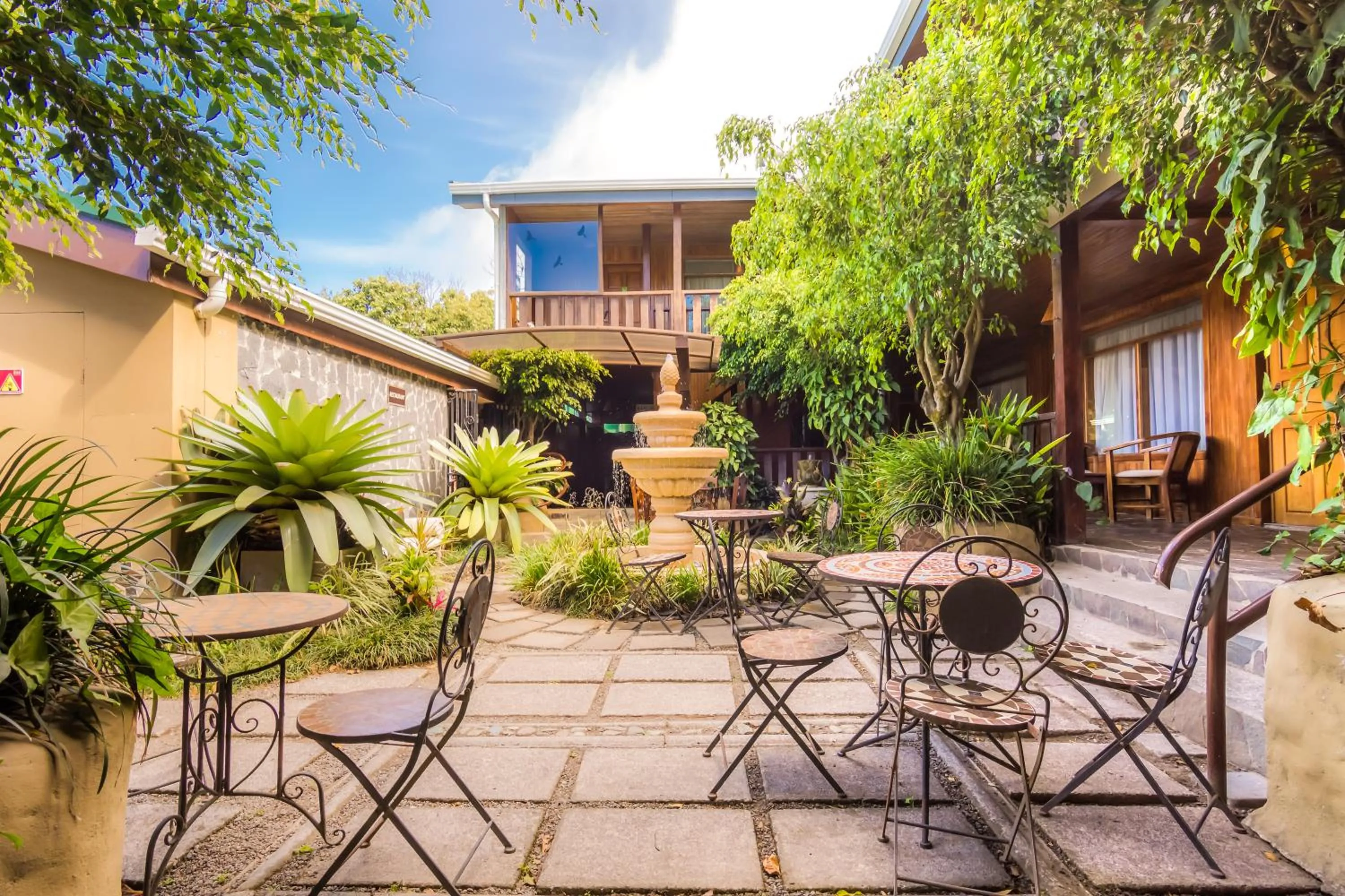 Garden in Monteverde Country Lodge - Costa Rica