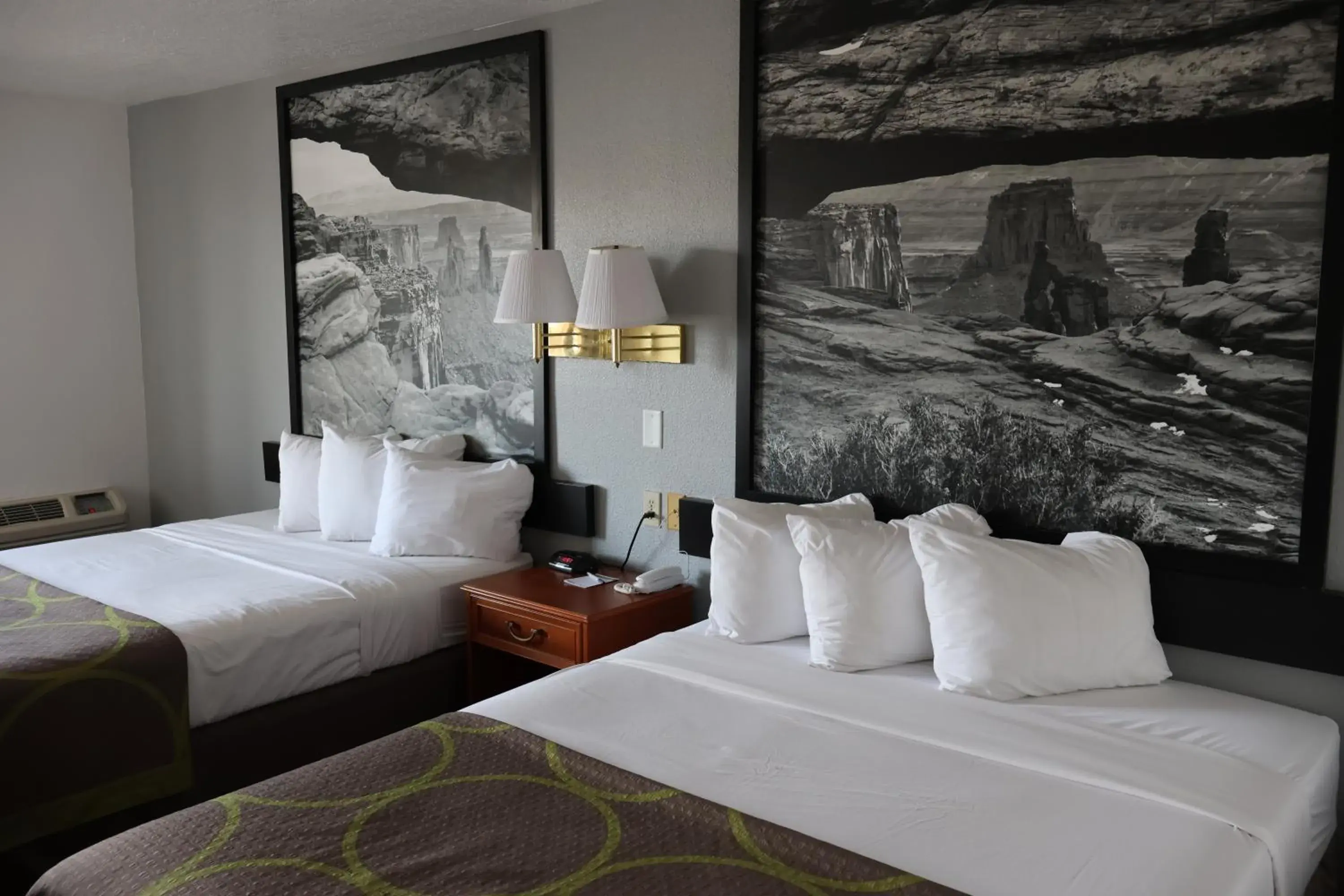 Bed in Super 8 by Wyndham Price Bed in Super 8 by Wyndham Price