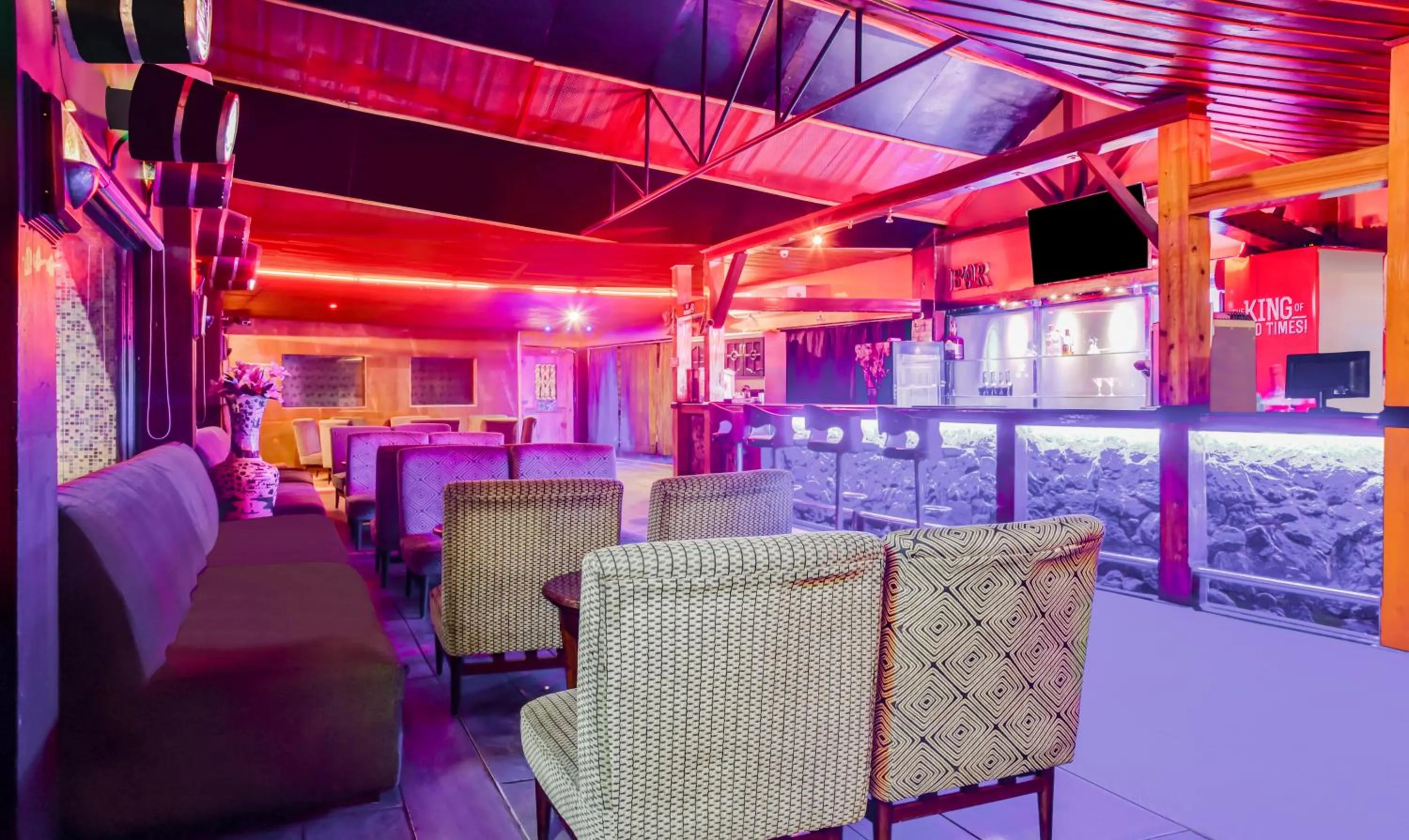 Lounge or bar in Treebo Premium Blue Mountain Country Club And Resort