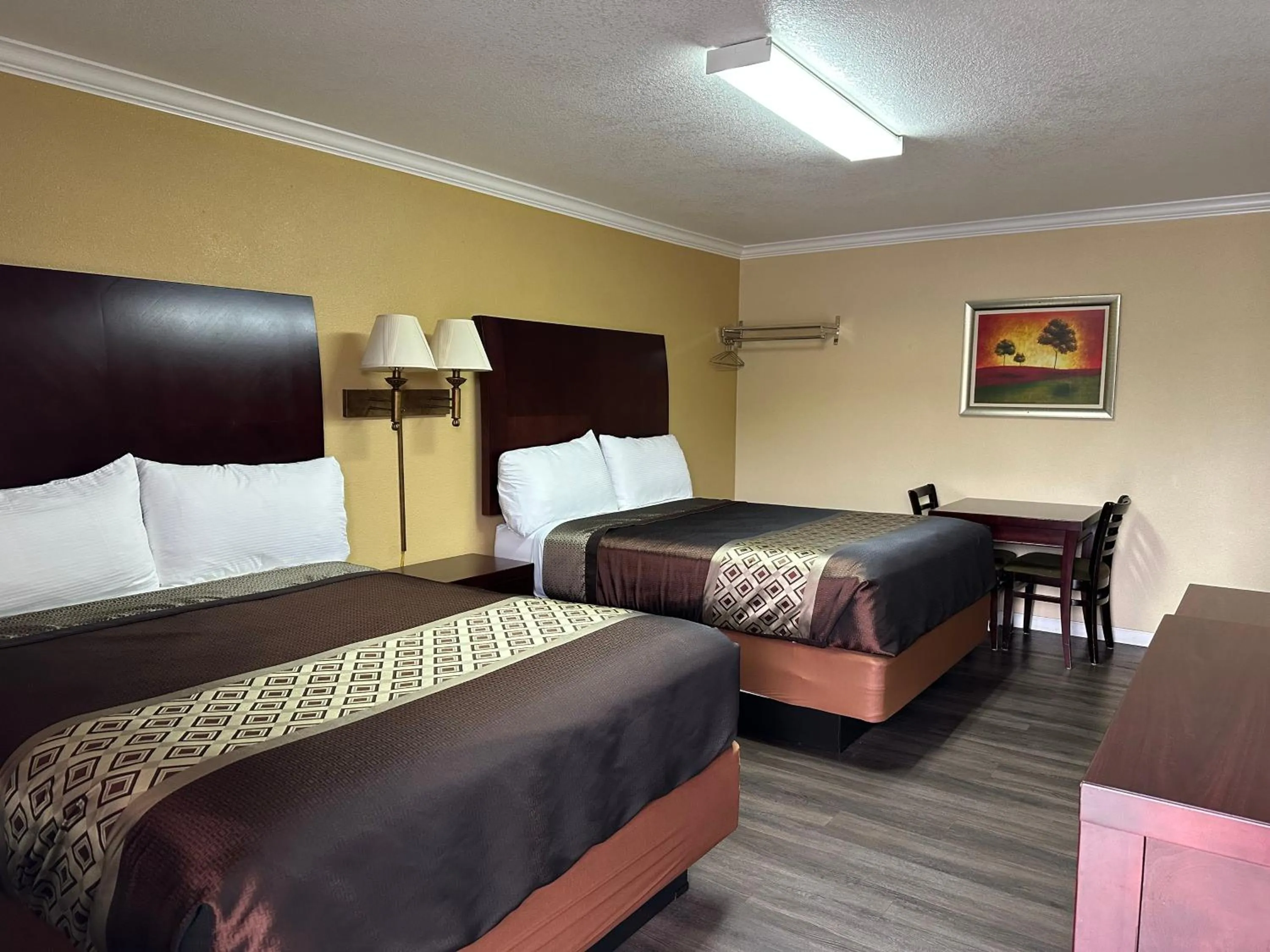 Photo of the whole room, Bed in Galaxie Motel