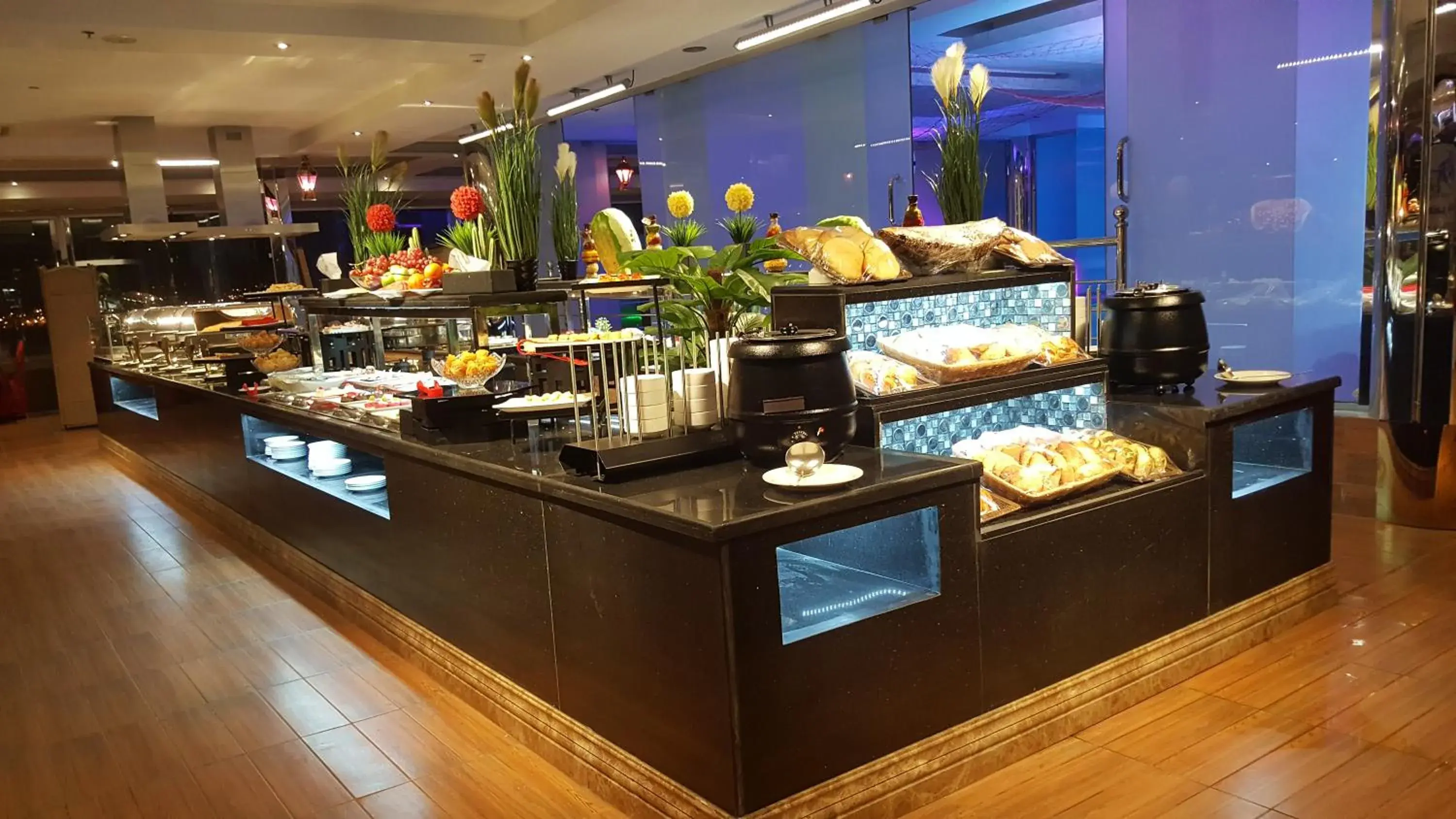 Restaurant/places to eat in Qasr Al Sahab Restaurant/places to eat in Qasr Al Sahab