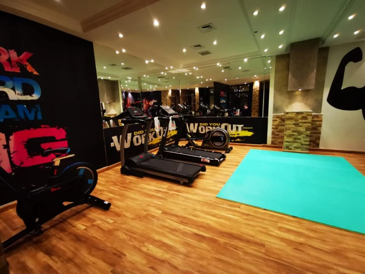 Fitness centre/facilities in Qasr Al Sahab