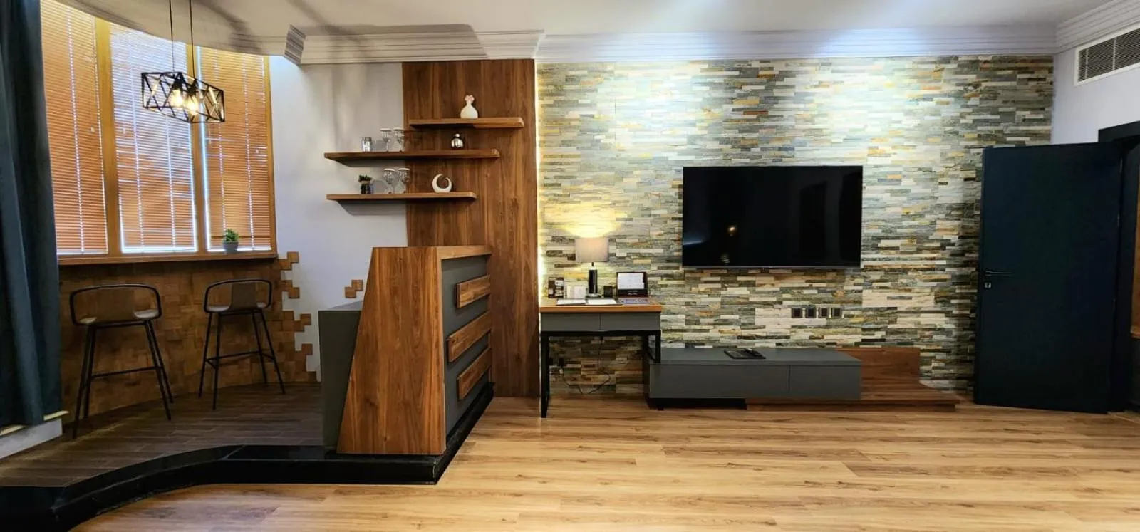 TV and multimedia in Qasr Al Sahab