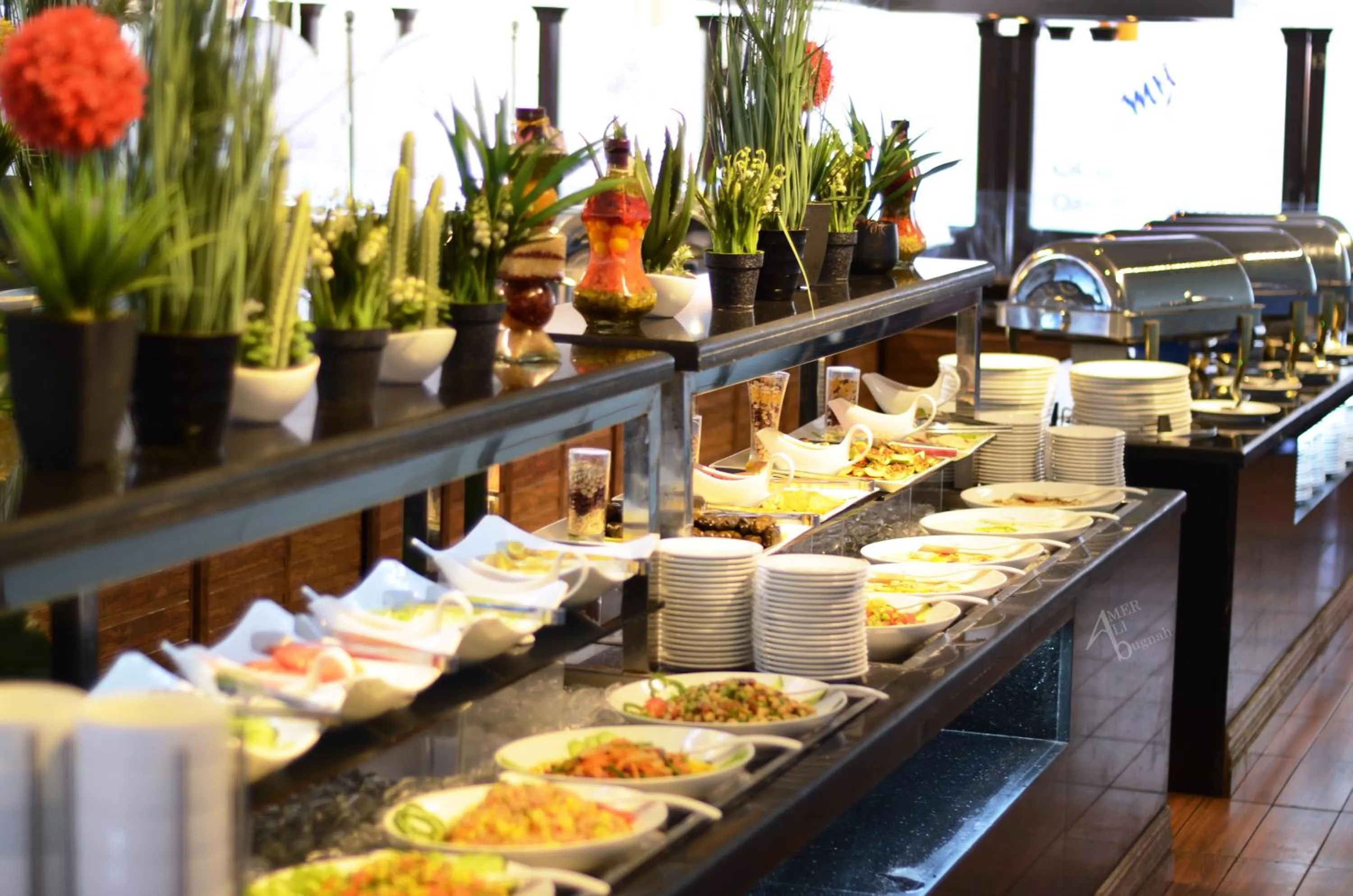 Restaurant/places to eat in Qasr Al Sahab