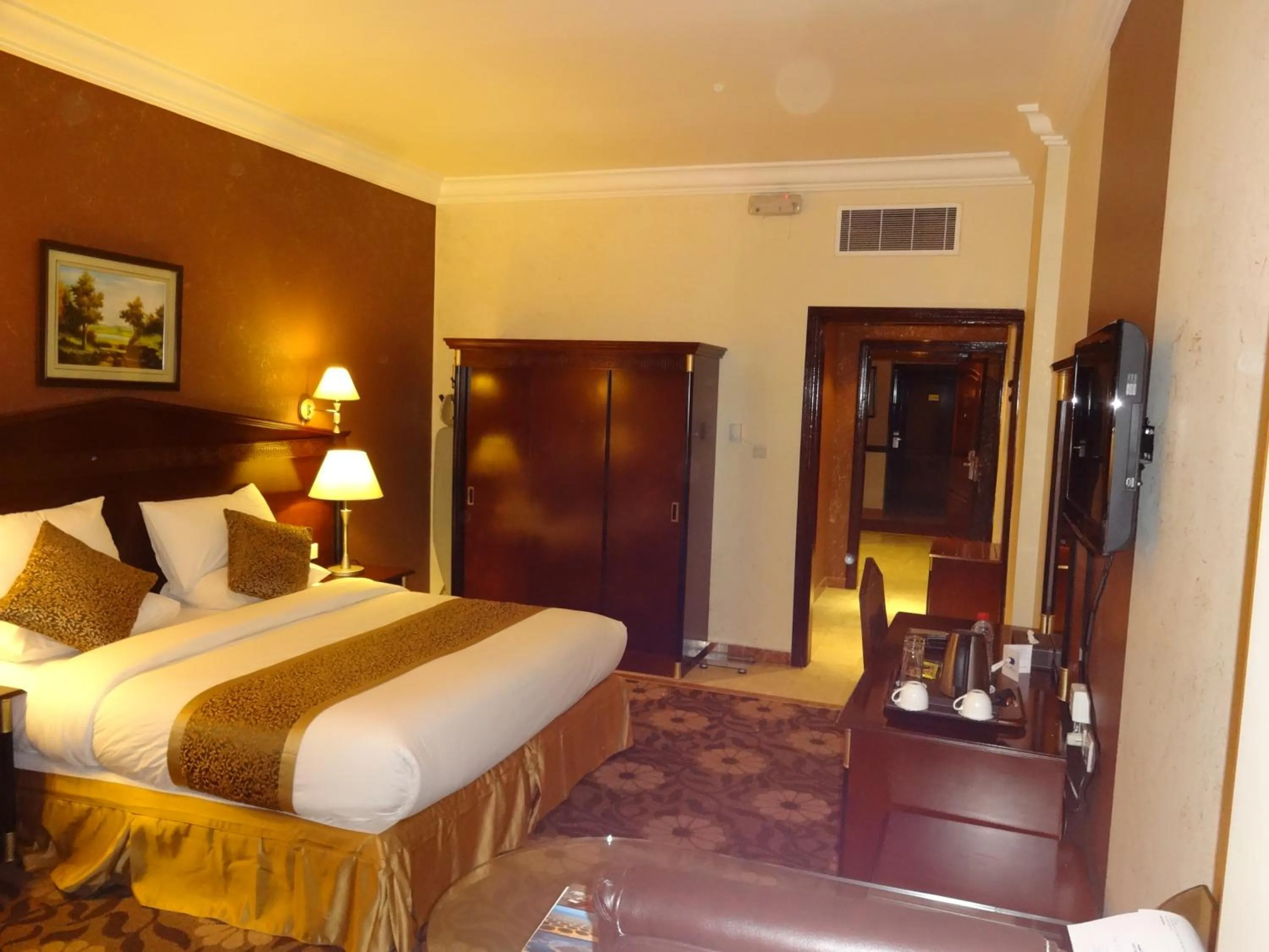 Bedroom, Bed in Qasr Al Sahab